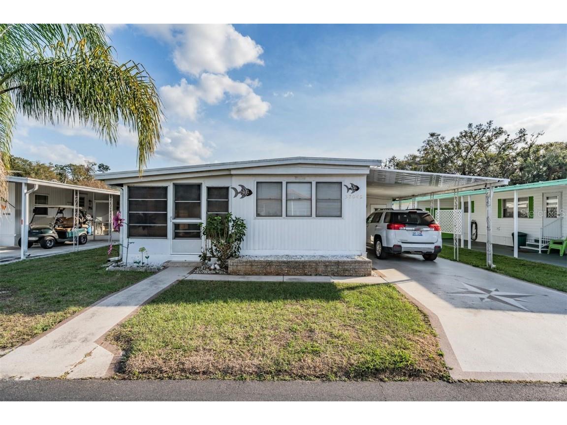 37042 Lois Avenue Zephyrhills FL 33542 TB8353396 image1