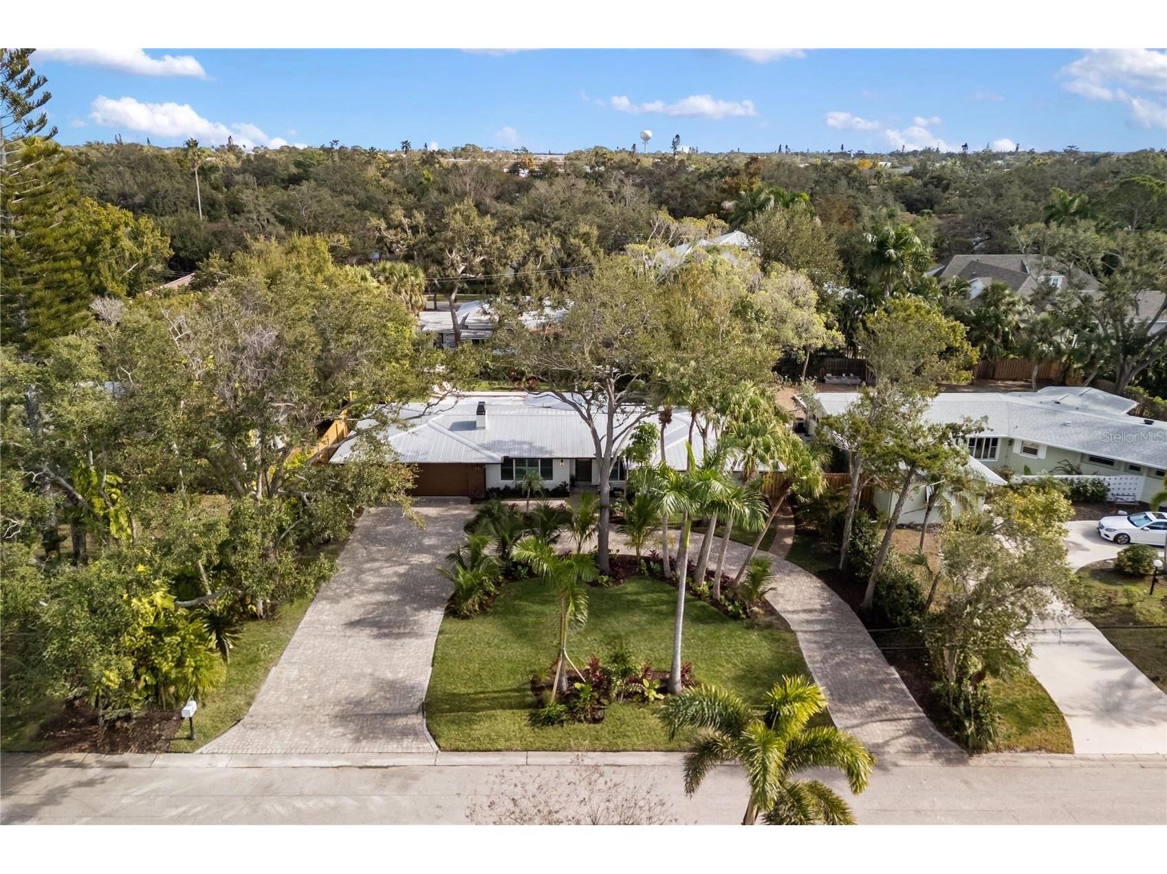 3705 Tangier Terrace Sarasota FL 34239 A4684889 image10