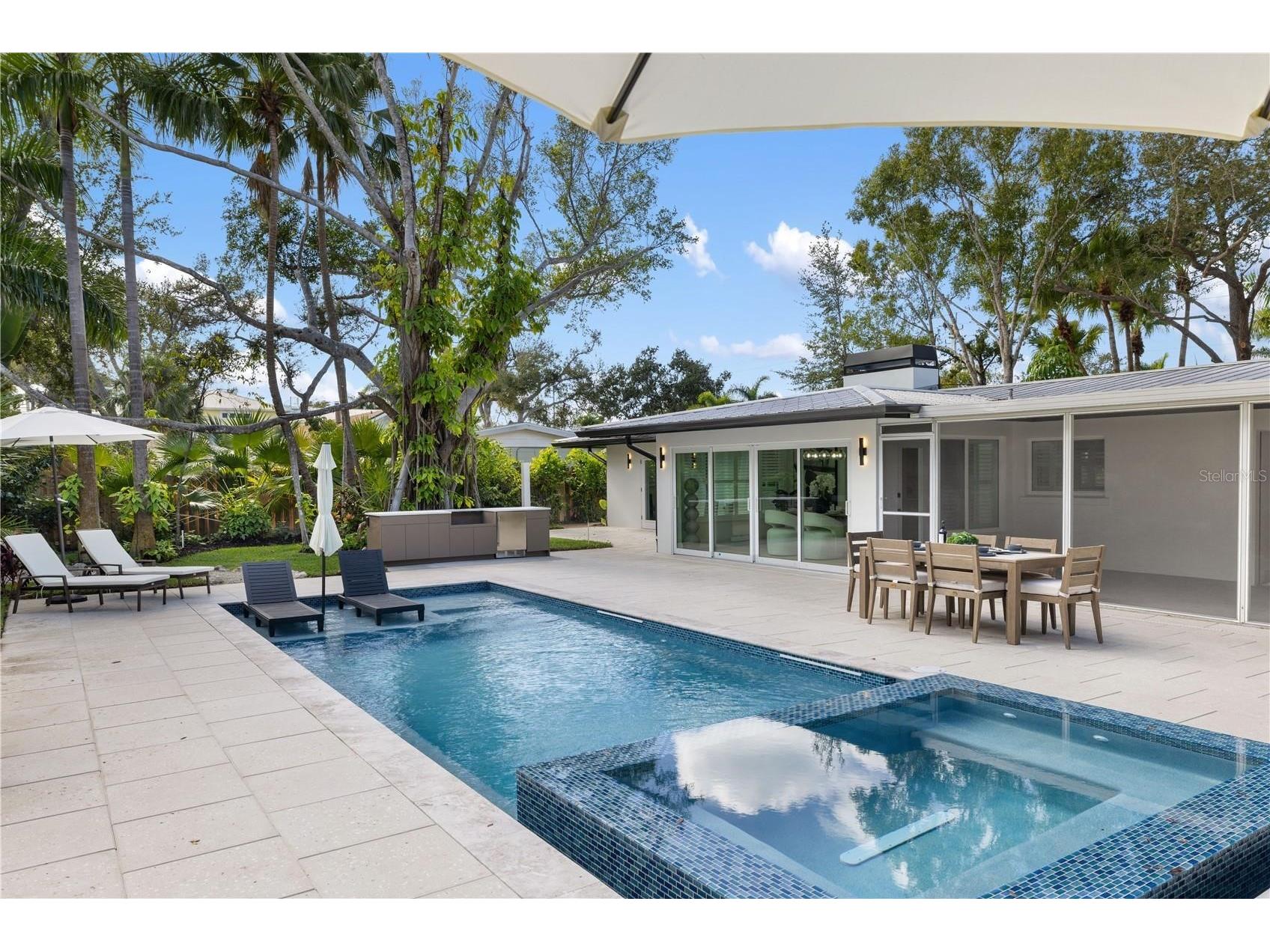 3705 Tangier Terrace Sarasota FL 34239 A4684889 image13