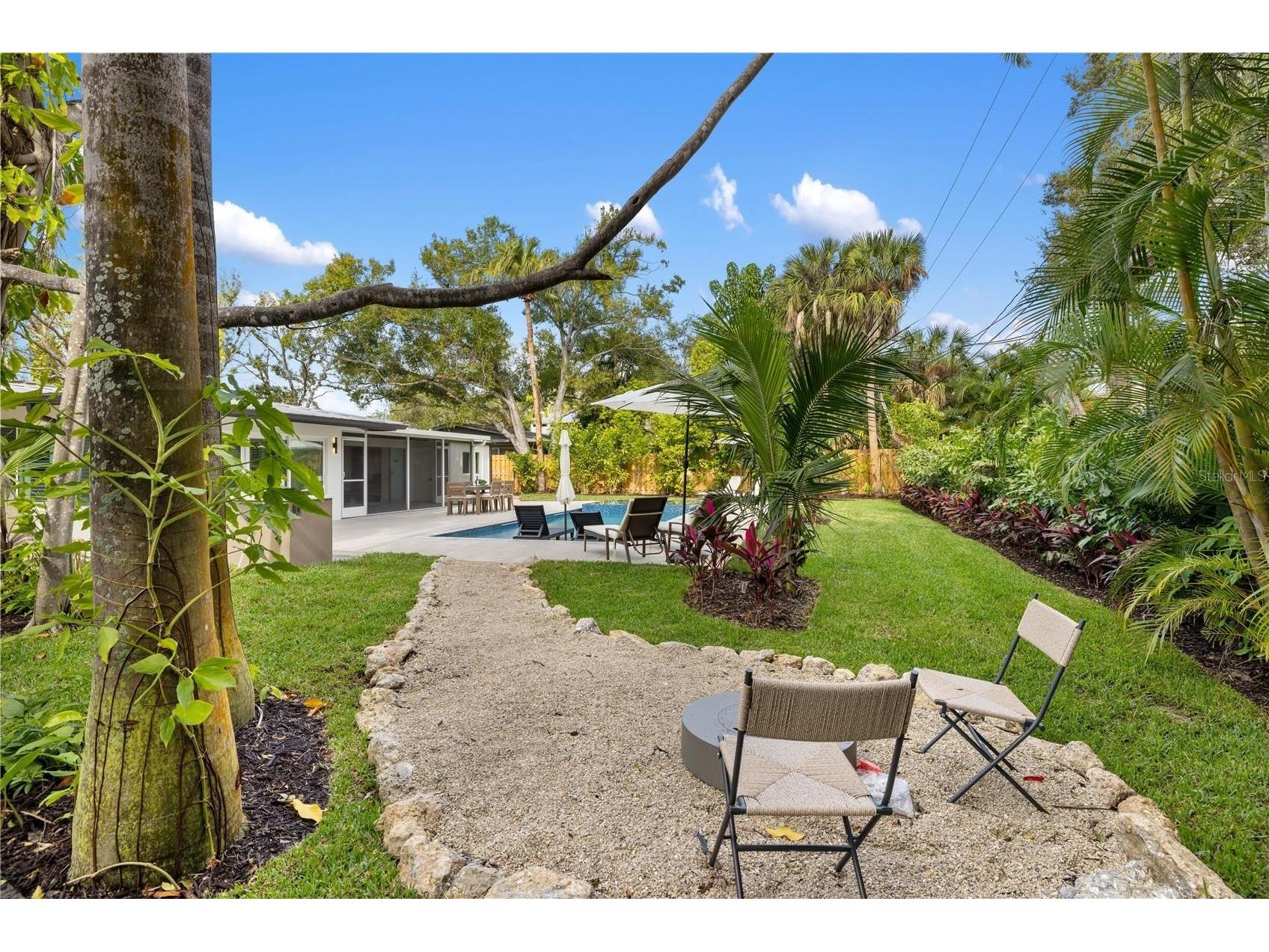 3705 Tangier Terrace Sarasota FL 34239 A4684889 image15