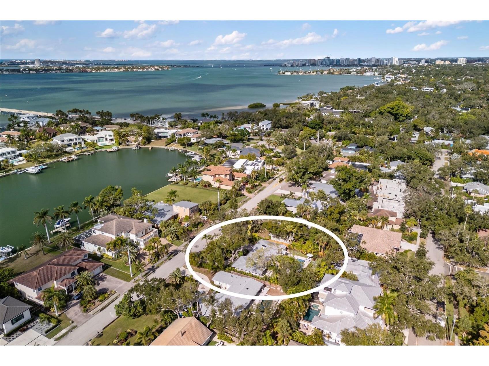 3705 Tangier Terrace Sarasota FL 34239 A4684889 image3