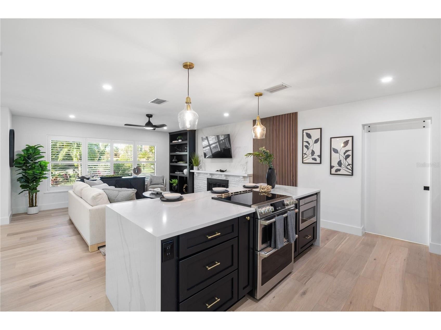 3705 Tangier Terrace Sarasota FL 34239 A4684889 image33