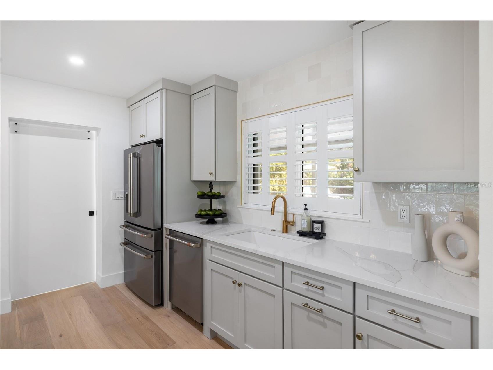 3705 Tangier Terrace Sarasota FL 34239 A4684889 image34