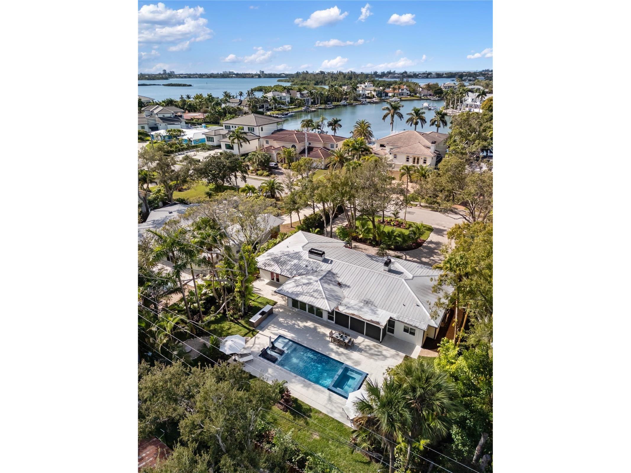 3705 Tangier Terrace Sarasota FL 34239 A4684889 image4