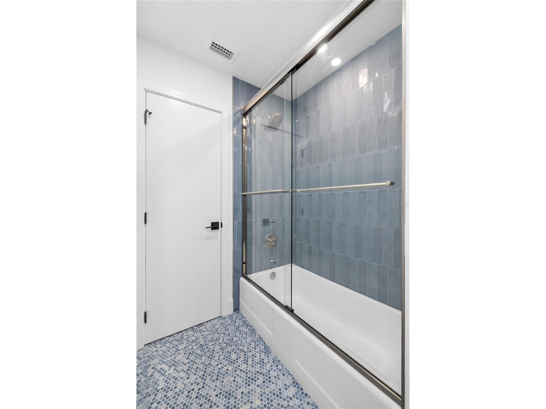 3705 Tangier Terrace Sarasota FL 34239 A4684889 image53