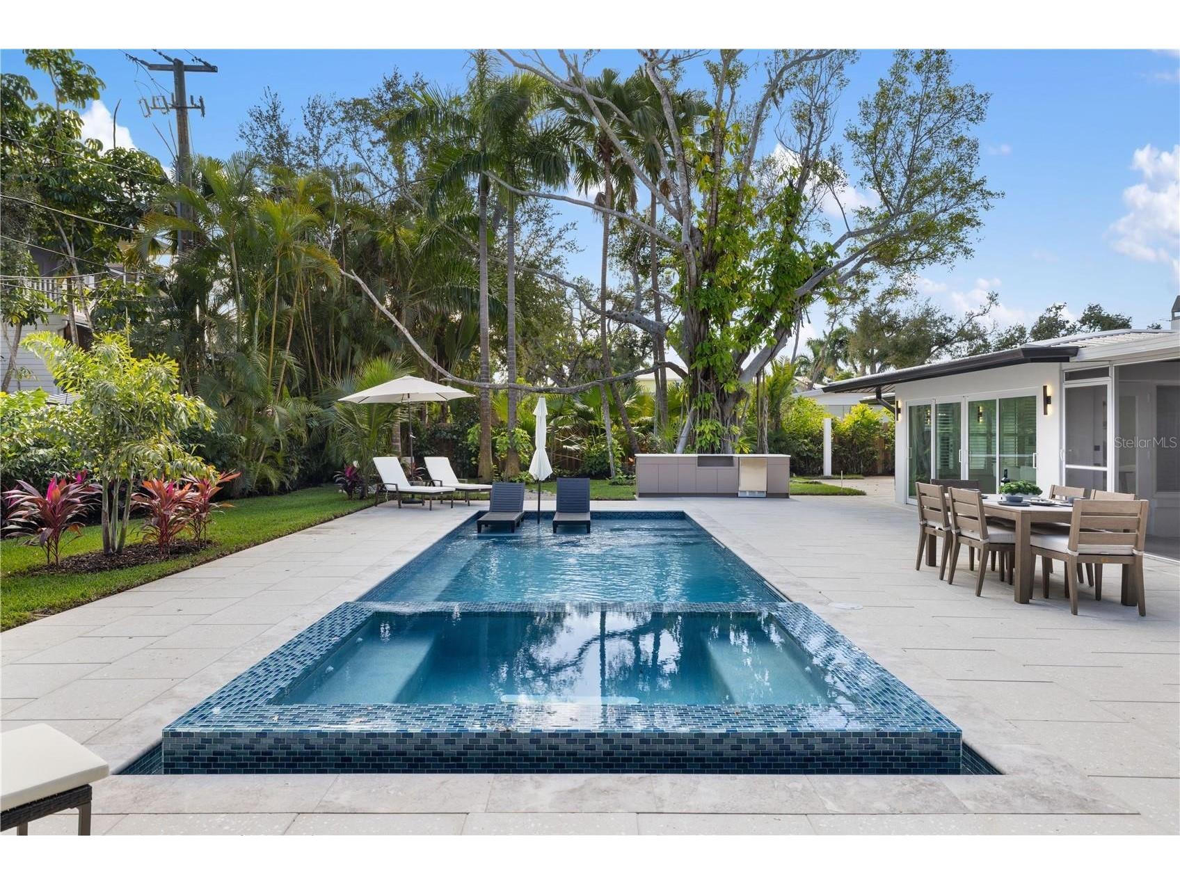 3705 Tangier Terrace Sarasota FL 34239 A4684889 image64