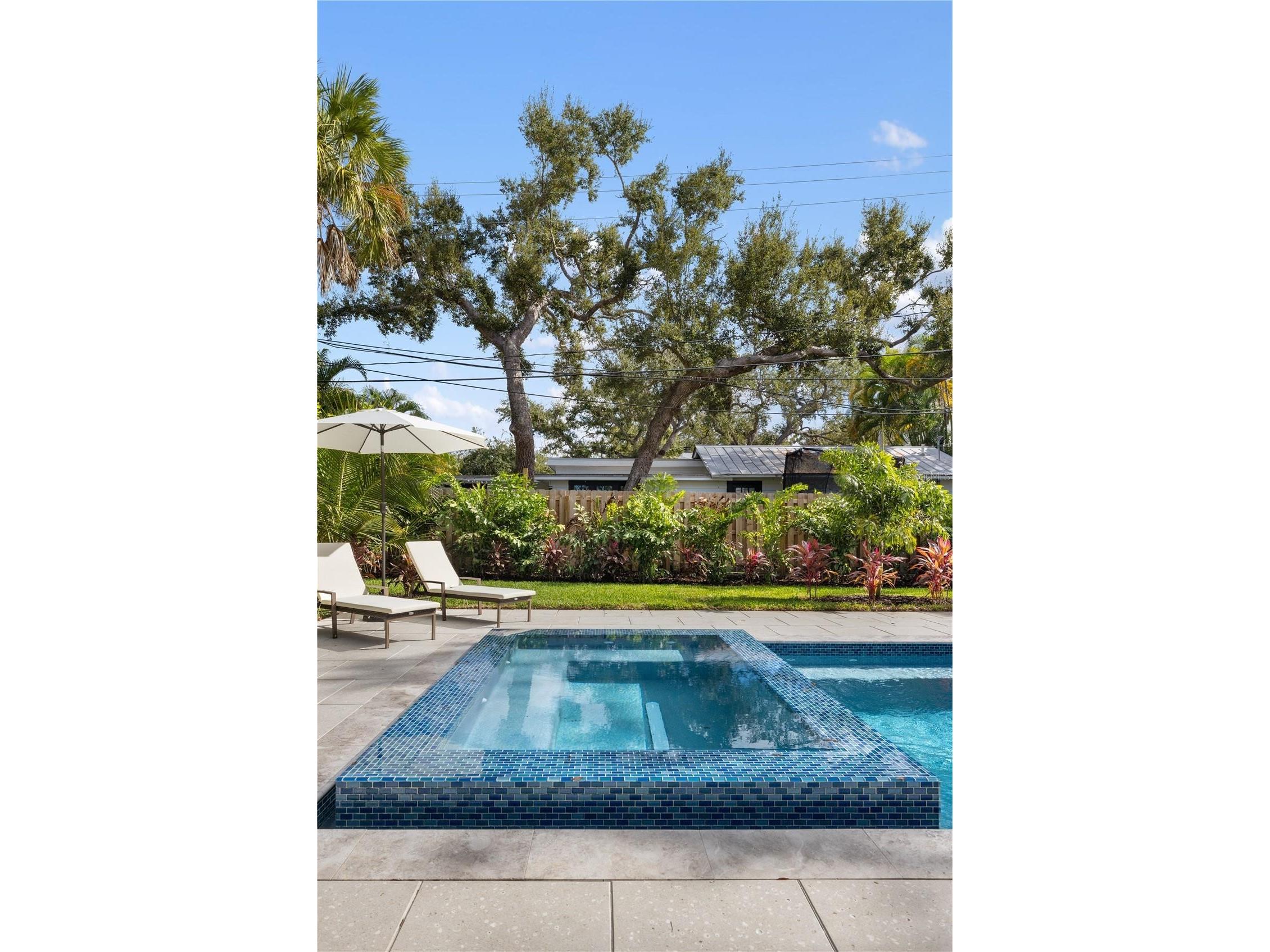 3705 Tangier Terrace Sarasota FL 34239 A4684889 image68