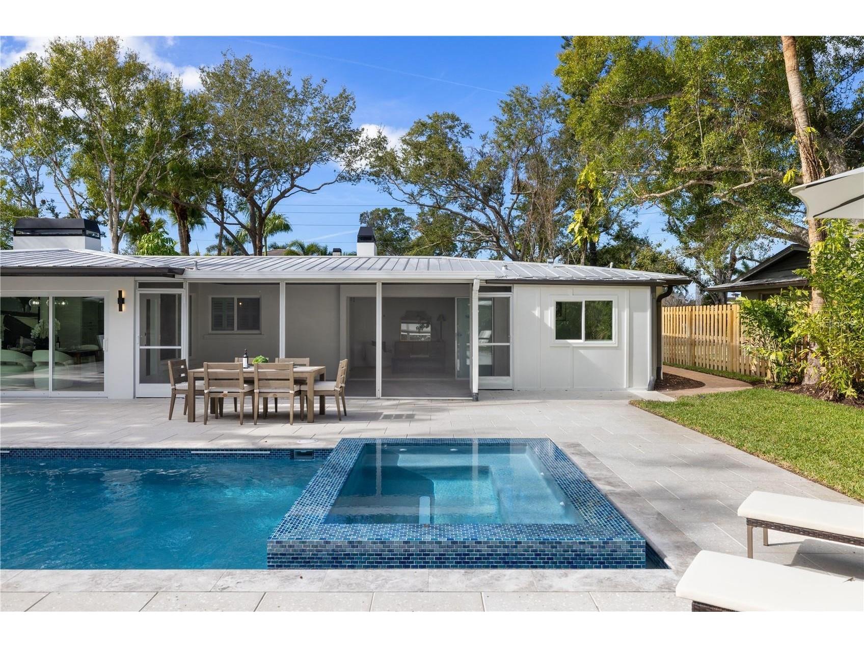 3705 Tangier Terrace Sarasota FL 34239 A4684889 image69