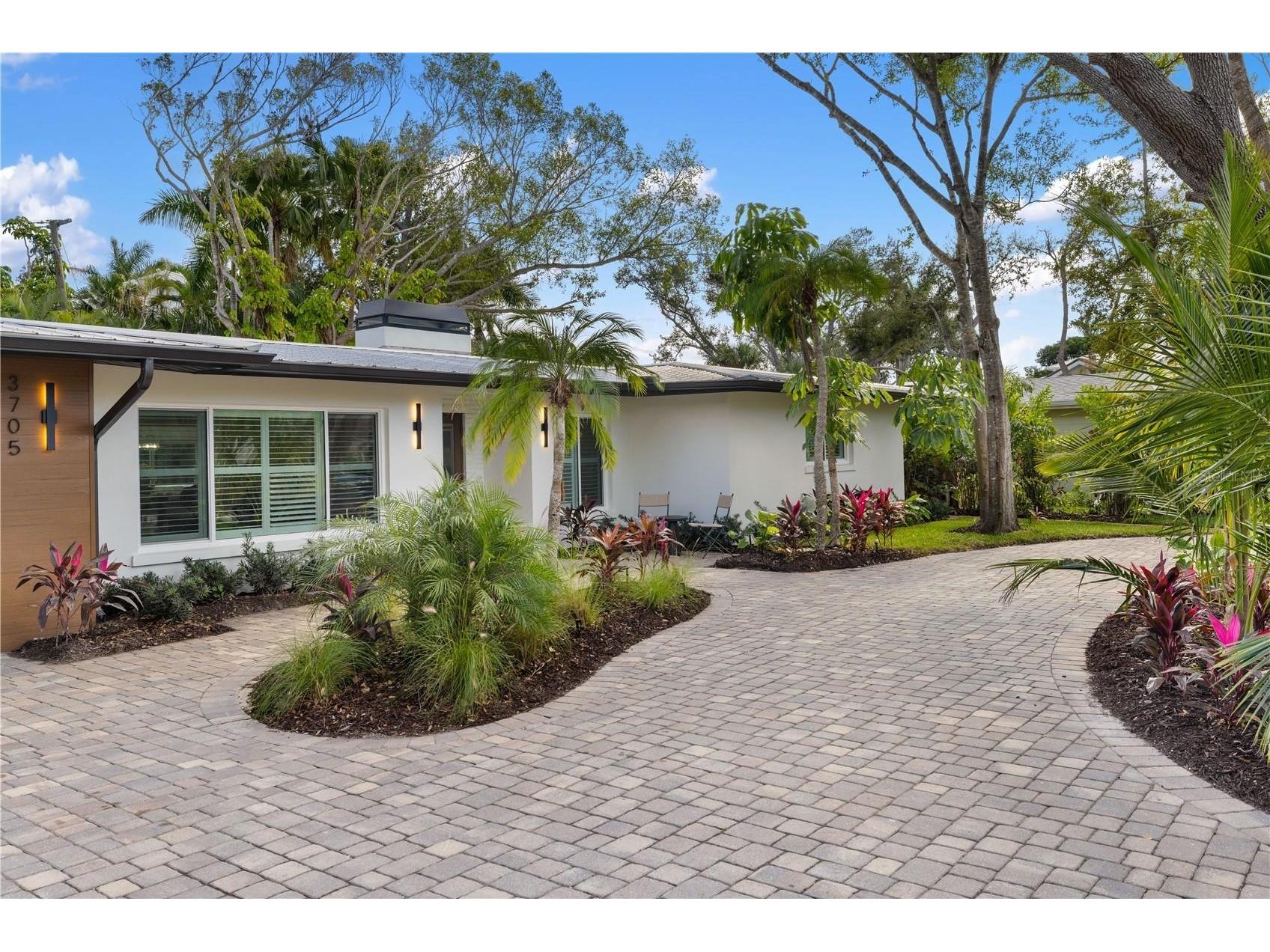 3705 Tangier Terrace Sarasota FL 34239 A4684889 image7