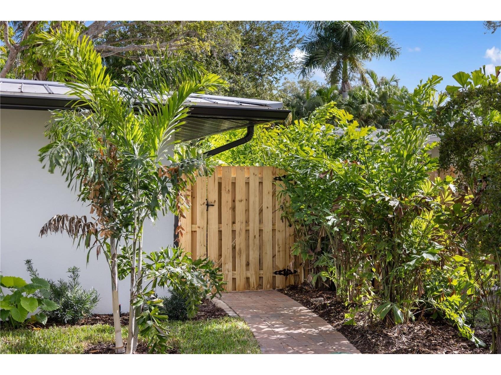 3705 Tangier Terrace Sarasota FL 34239 A4684889 image70