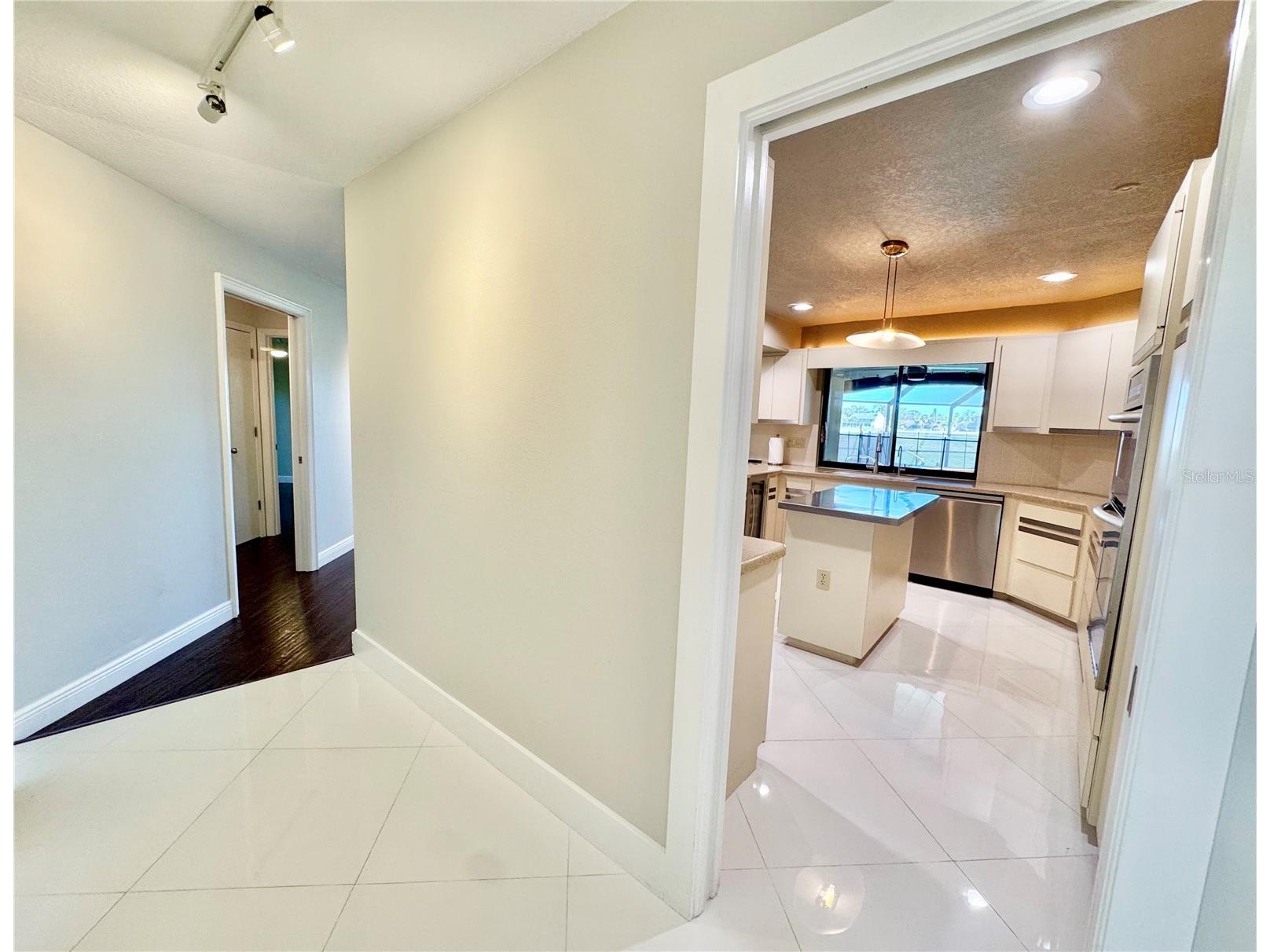 3705 Torrey Pines Boulevard Sarasota FL 34238 A4670036 image12