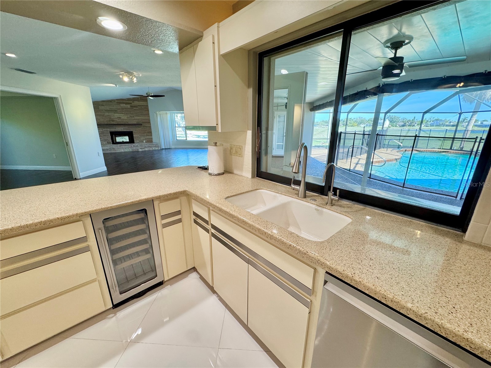 3705 Torrey Pines Boulevard Sarasota FL 34238 A4670036 image43