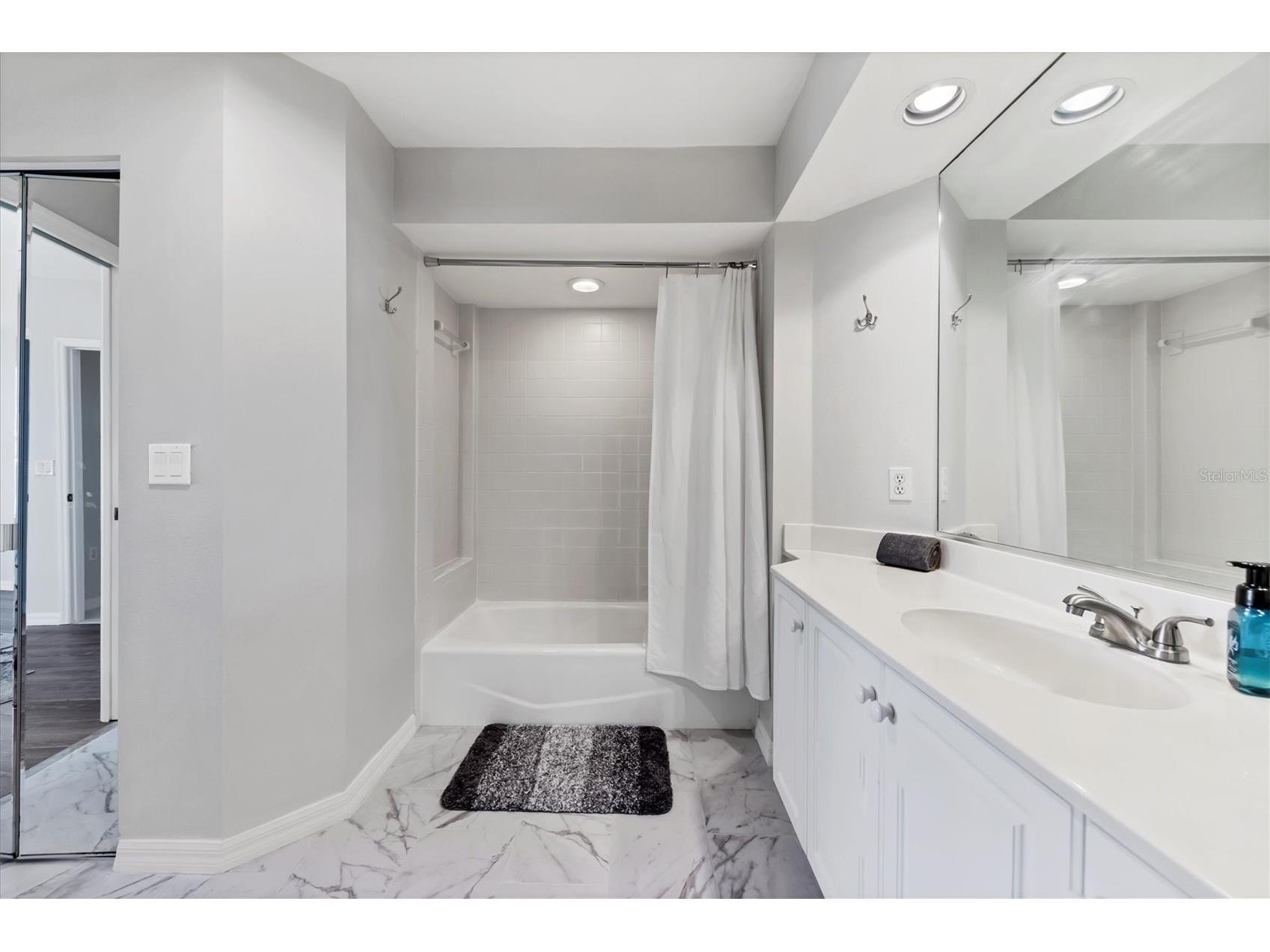 3706 54th Drive W #102 Bradenton FL 34210 A4690682 image21