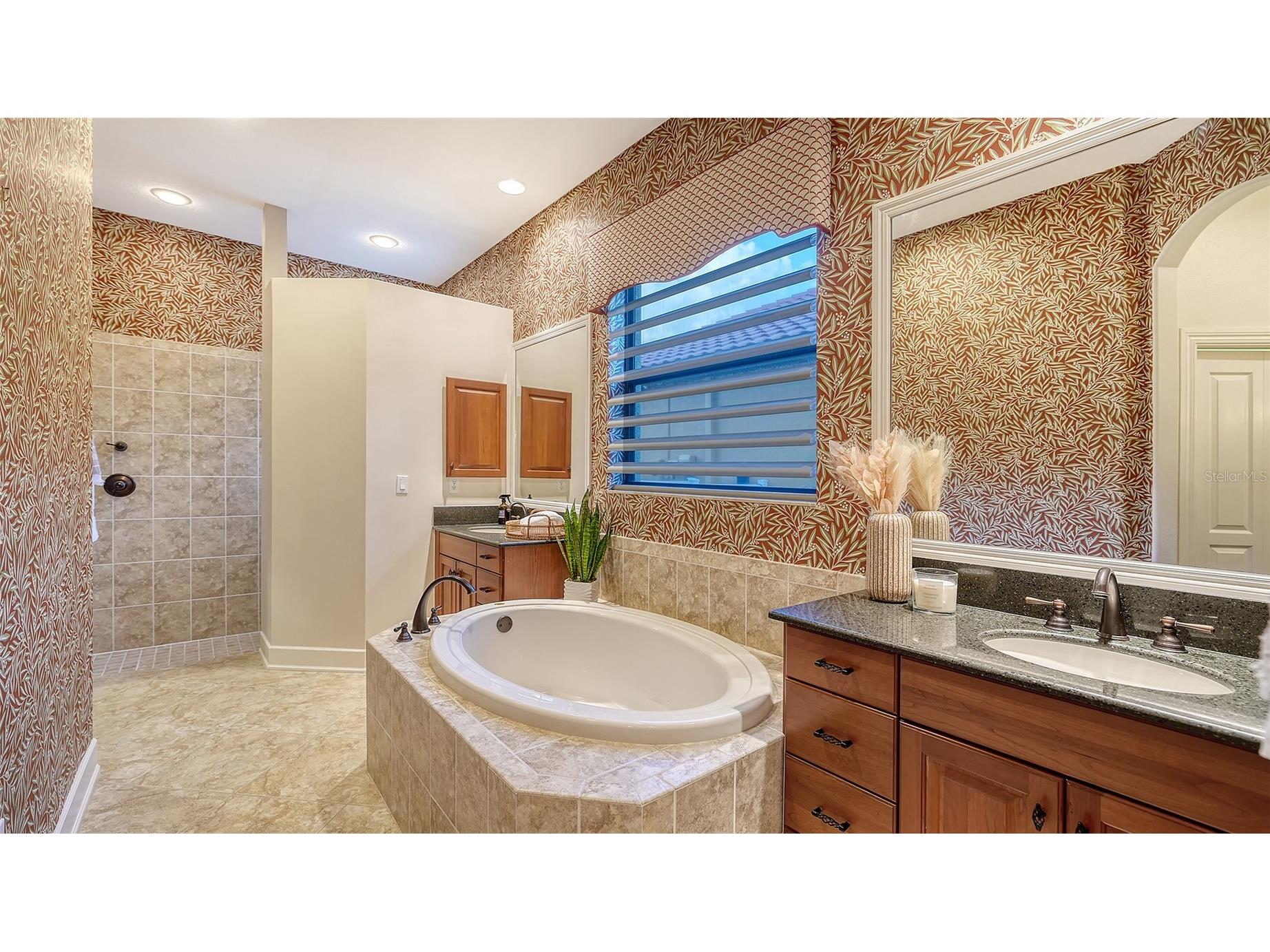 3706 80th Drive E Sarasota FL 34243 A4671730 image32