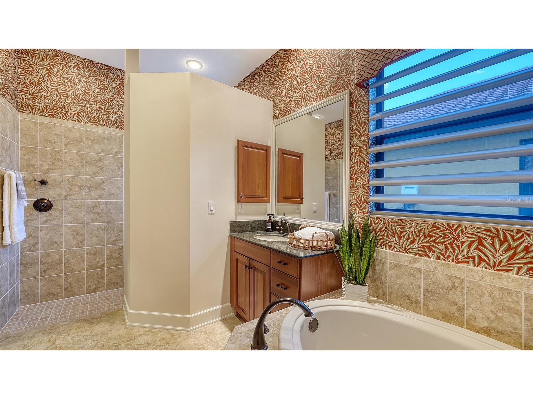 3706 80th Drive E Sarasota FL 34243 A4671730 image33