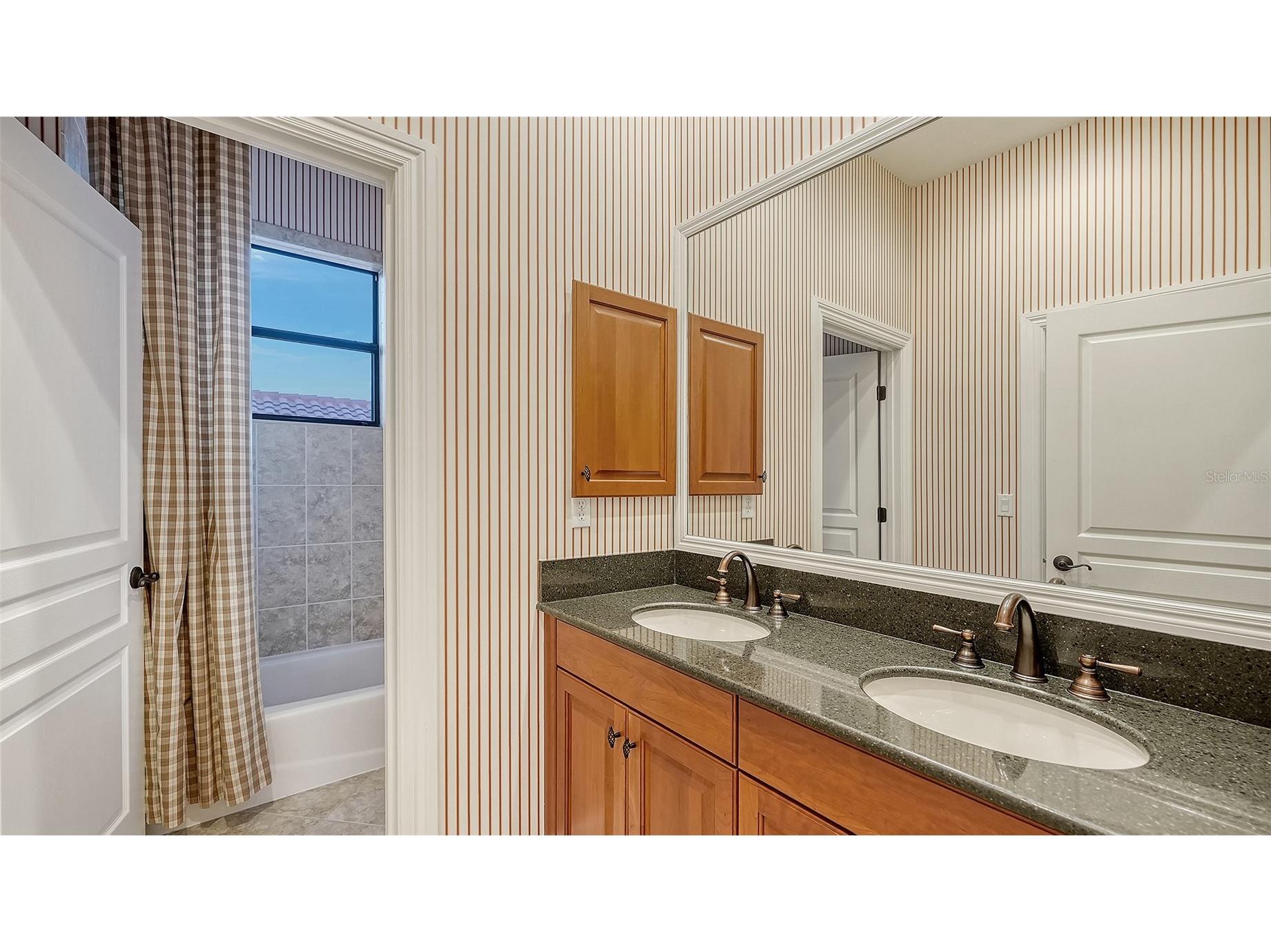 3706 80th Drive E Sarasota FL 34243 A4671730 image41