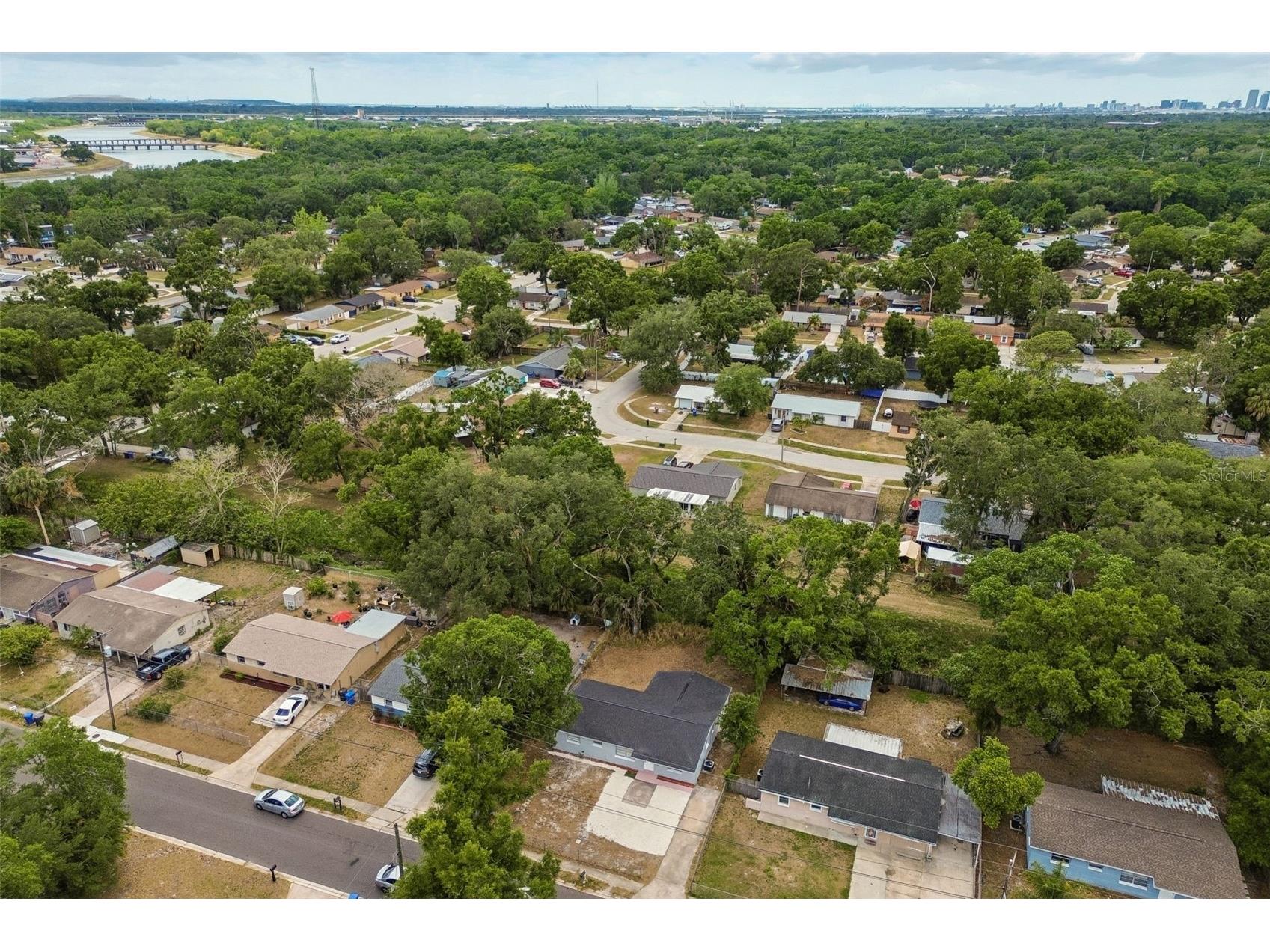3706 Beechwood Boulevard Tampa FL 33619 TB8502140 image40