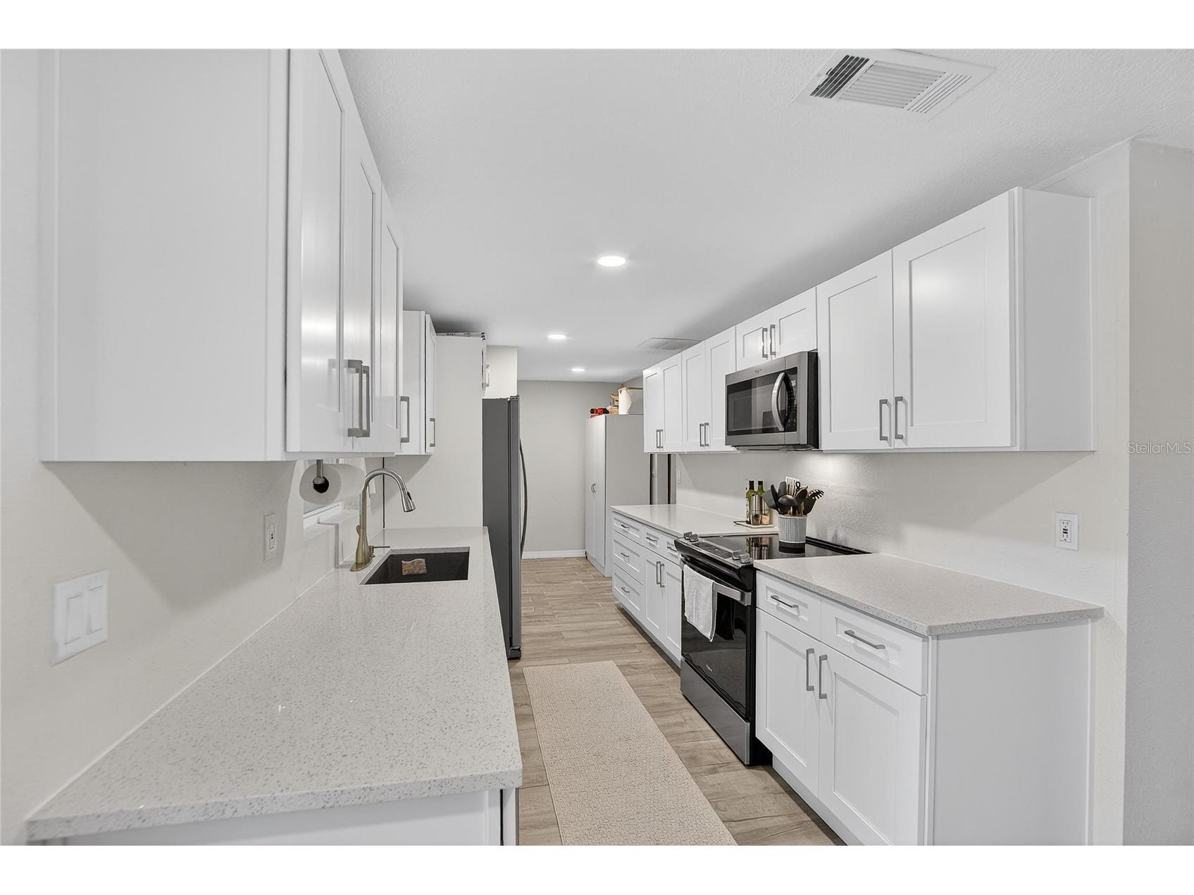 3706 Mistwood Drive Tampa FL 33619 TB8472751 image3