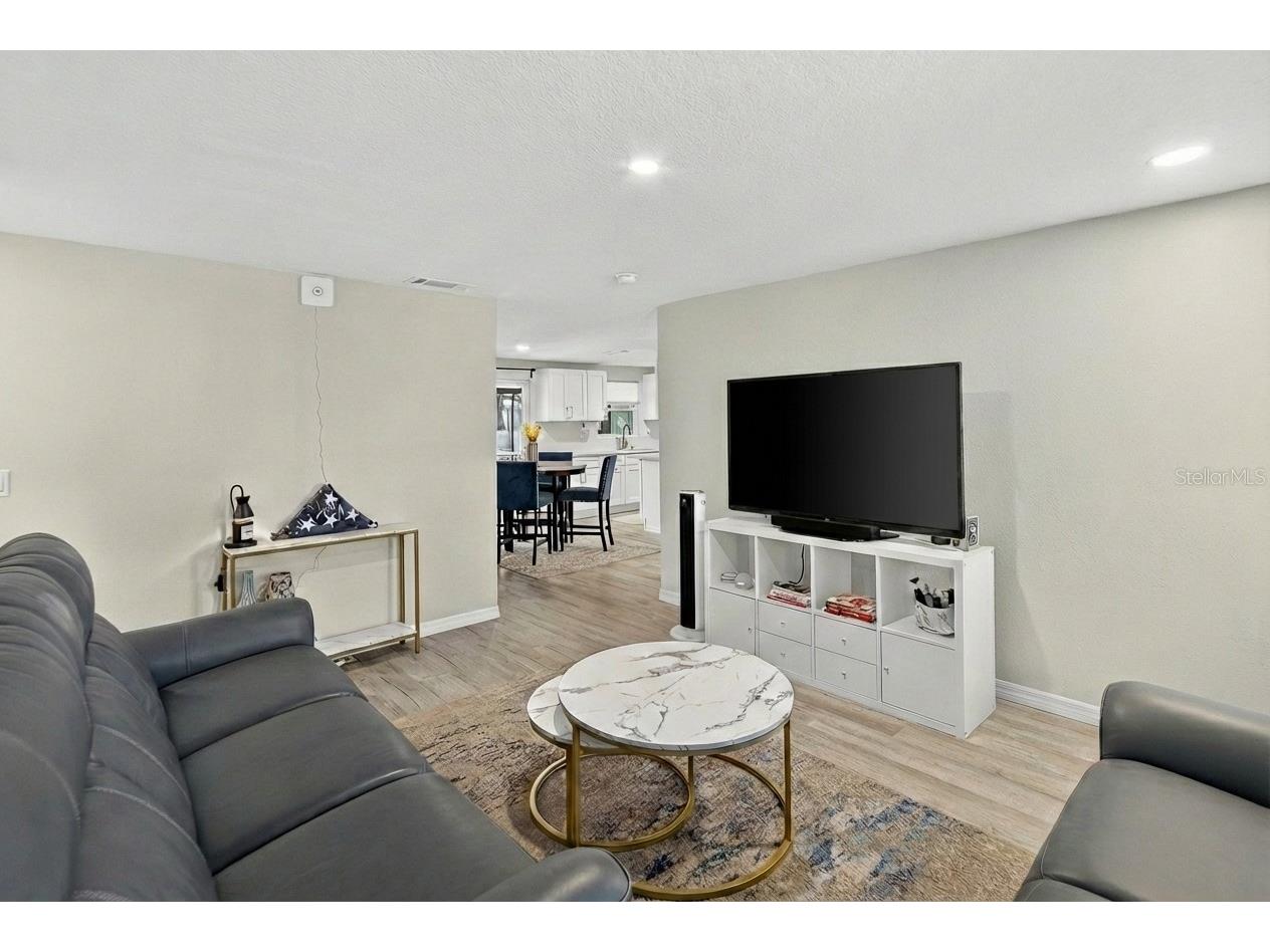 3706 Mistwood Drive Tampa FL 33619 TB8472751 image7