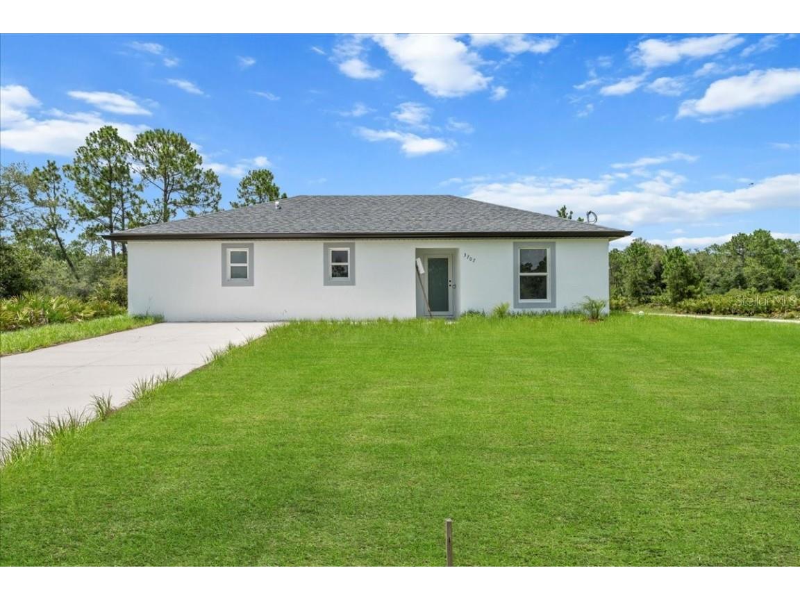 3707 20th Street E Alva FL 33920 A4660311 image1