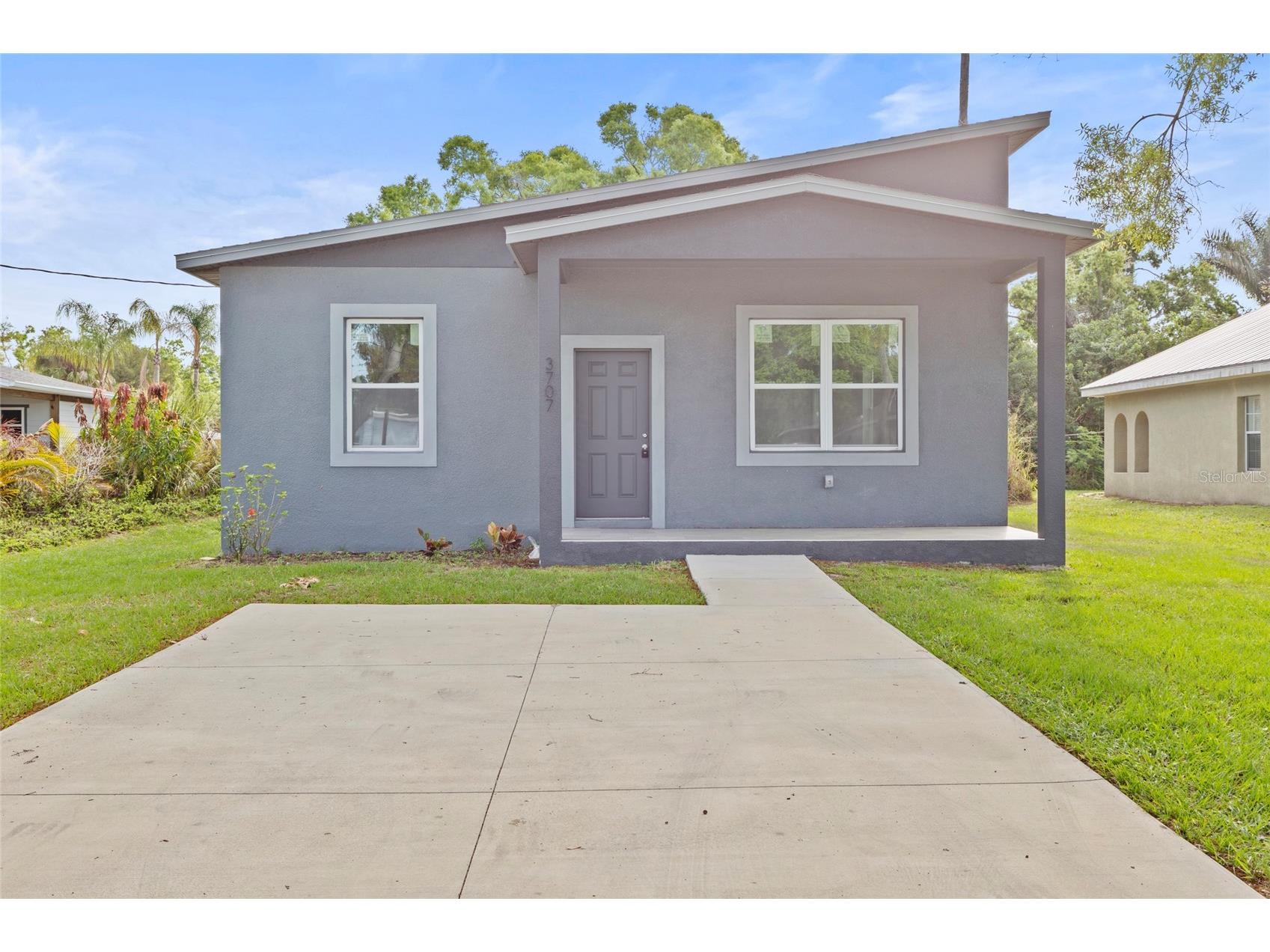 3707 20th Street E Bradenton FL 34208 A4686430 image1