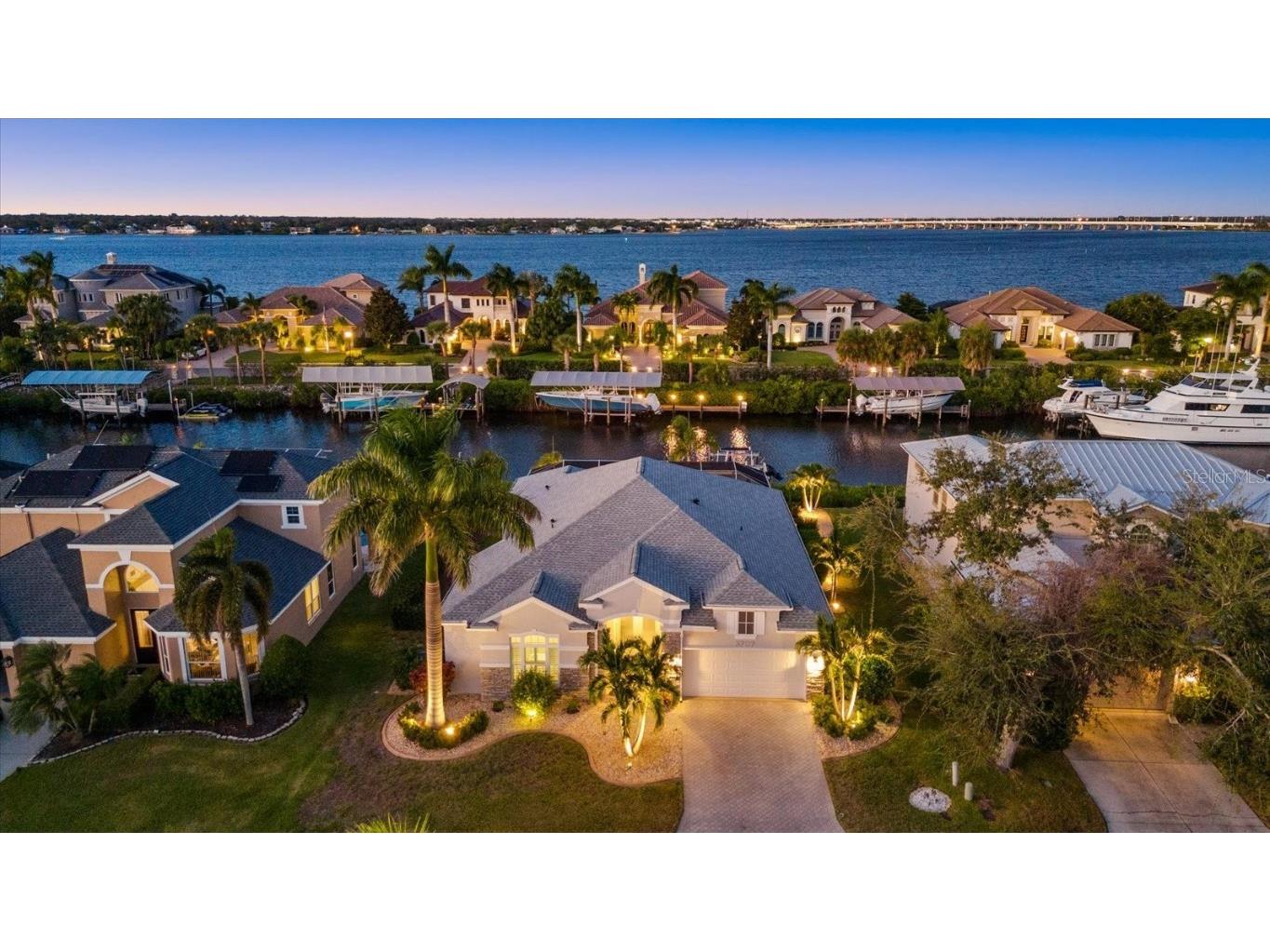 3707 5th Avenue NE Bradenton FL 34208 A4669981 image1