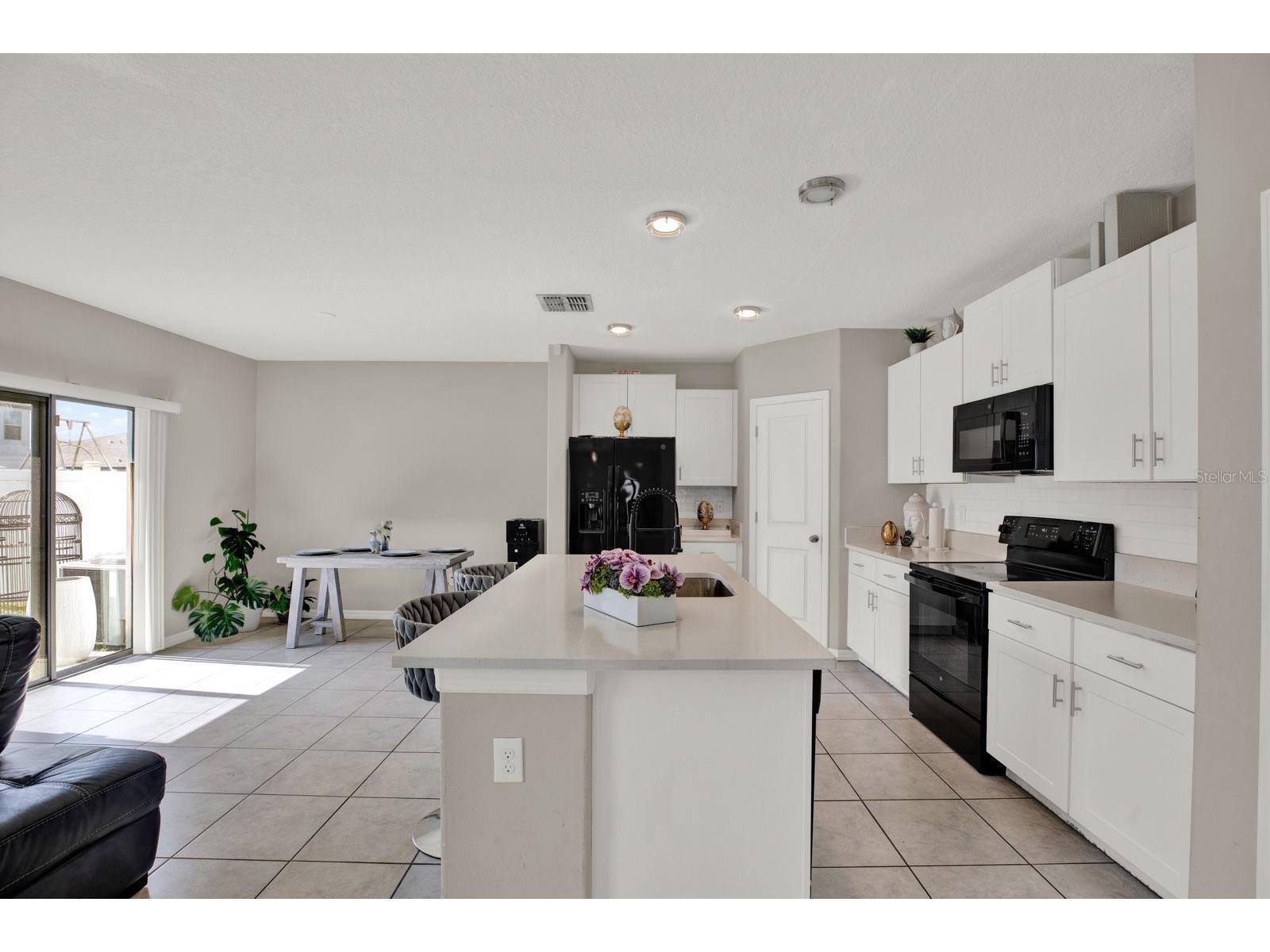 3707 Daisy Bloom Place Tampa FL 33619 TB8523472 image6