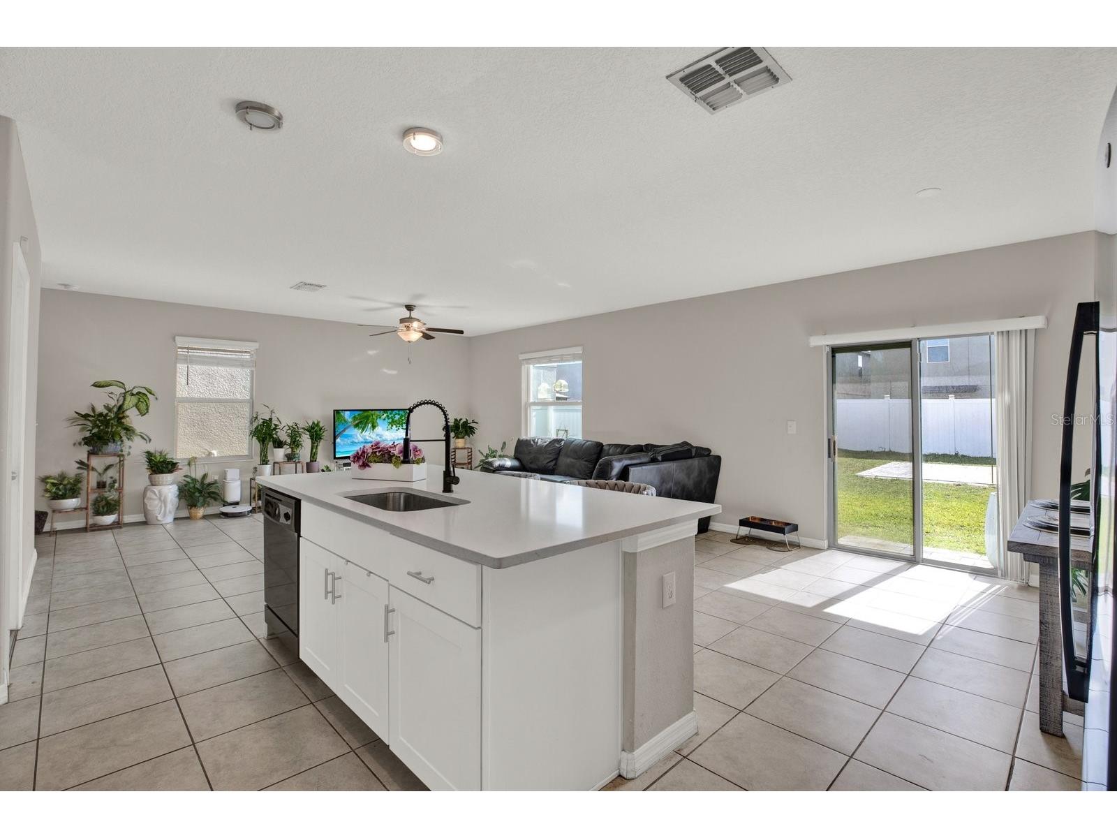 3707 Daisy Bloom Place Tampa FL 33619 TB8523472 image7