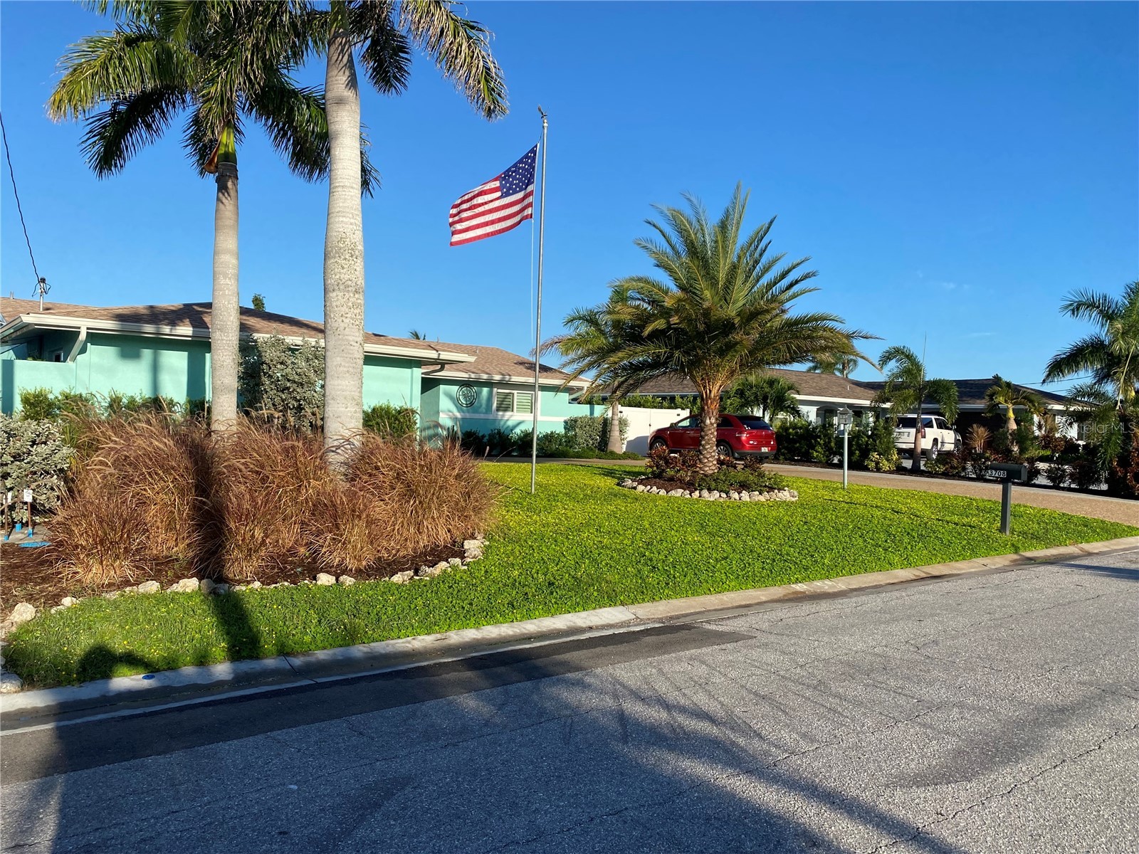 3708 Royal Palm Drive Bradenton FL 34210 - PALMA SOLA BAY O6402017 image2