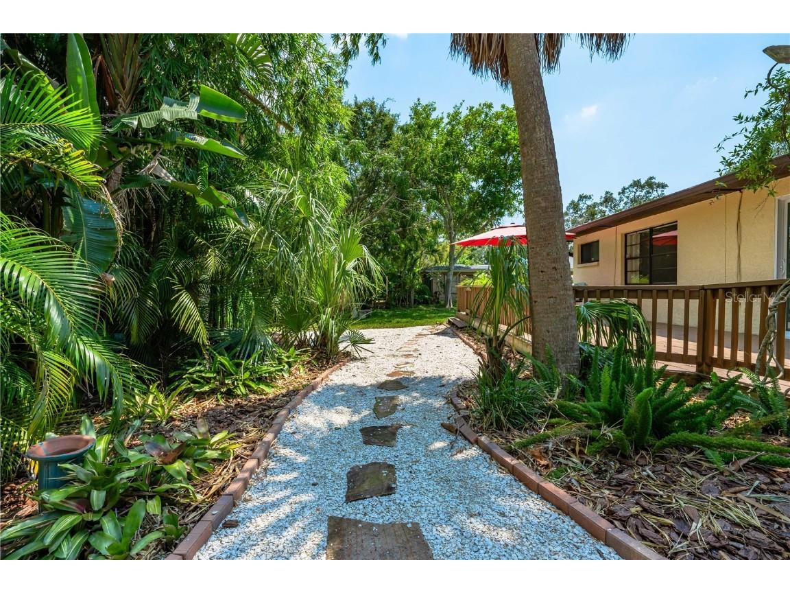 3709 Alden Way Sarasota FL 34232 - FLAMINGO LAKE A4647375 image43