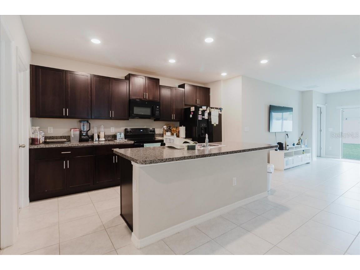 3709 Daisy Bloom Place Tampa FL 33619 TB8410790 image6