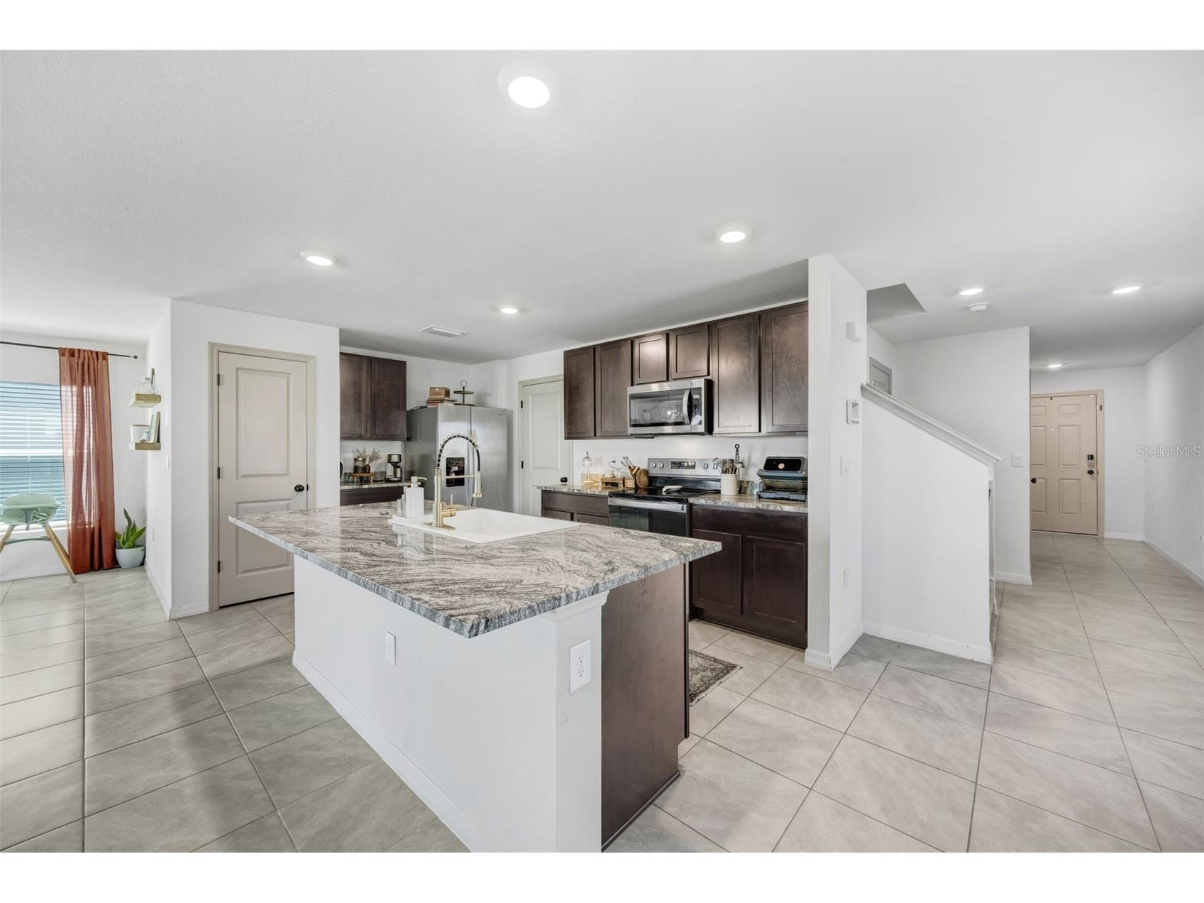 37092 Kings Crown Drive Zephyrhills FL 33541 W7884352 image9