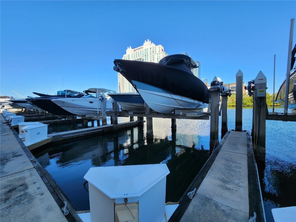 371 Channelside Drive #21 Tampa FL 33602 - TAMPA BAY & HILLSBOROUGH RIVER O6178092 image1