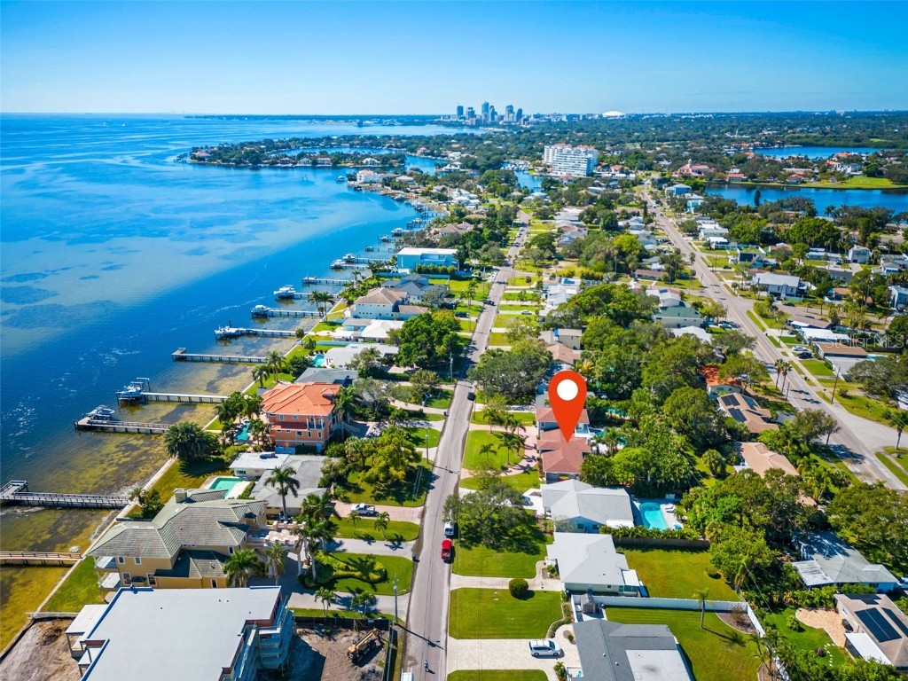 3710 Bayshore Boulevard NE Saint Petersburg FL 33703 U8179669 image1