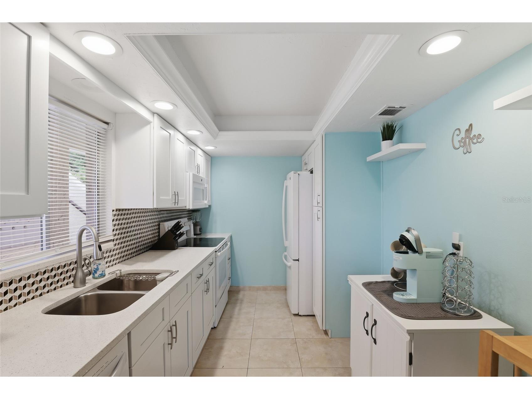 3710 El Poinier Court #511 Sarasota FL 34232 A4691115 image18