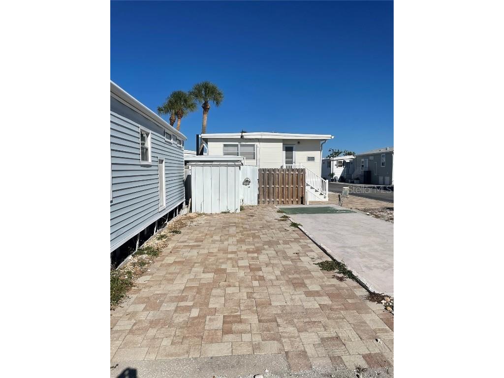 3710 Gulf Of Mexico Drive #D11 Longboat Key FL 34228 A4674837 image1