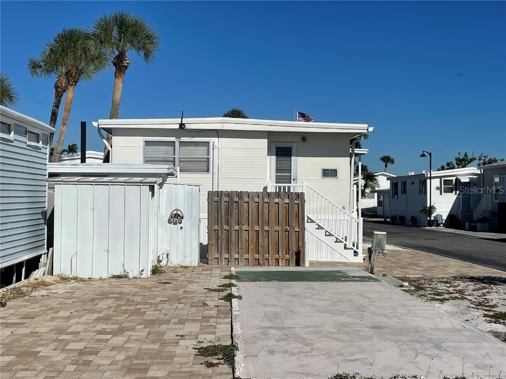 3710 Gulf Of Mexico Drive #D11 Longboat Key FL 34228 A4674837 image2