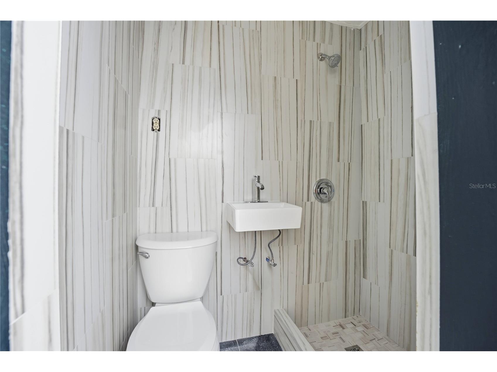 3710 Gulf Of Mexico Drive #F2 Longboat Key FL 34228 A4681154 image19