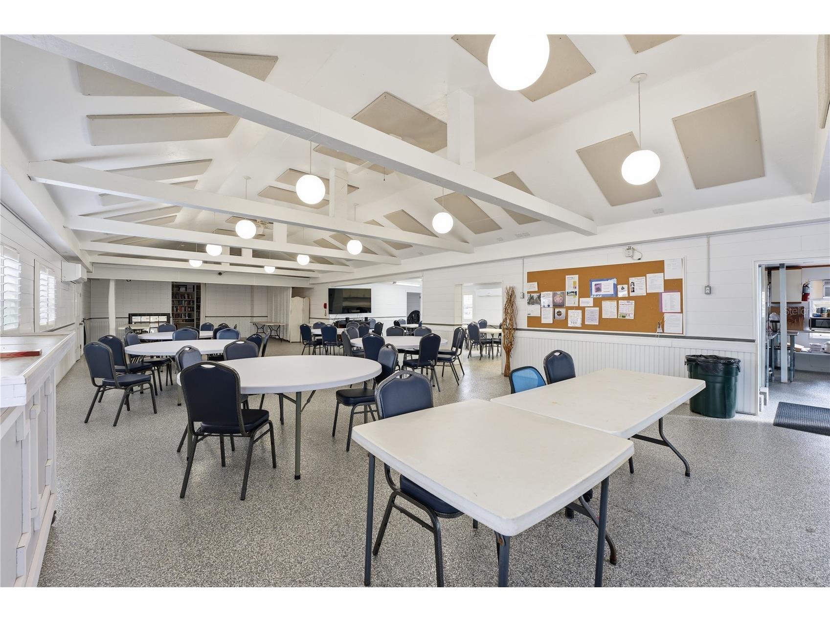 3710 Gulf Of Mexico Drive #F2 Longboat Key FL 34228 A4681154 image24