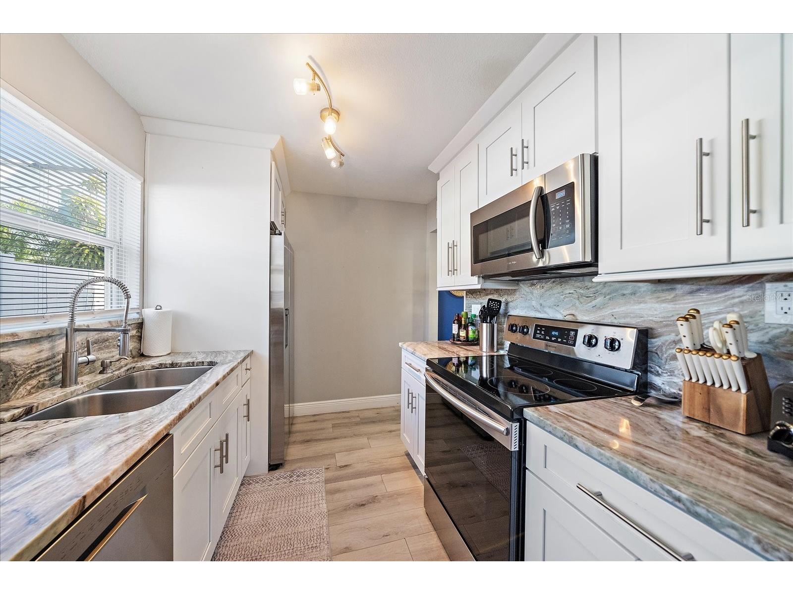 3710 Iroquois Avenue Sarasota FL 34234 A4679926 image10