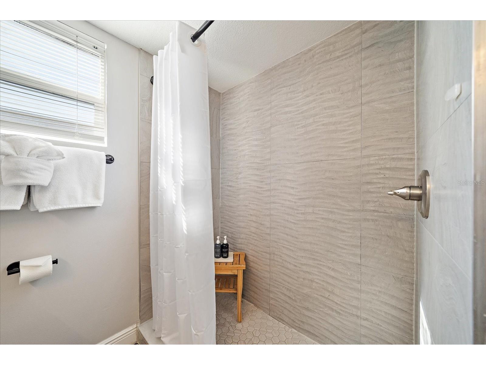 3710 Iroquois Avenue Sarasota FL 34234 A4679926 image14