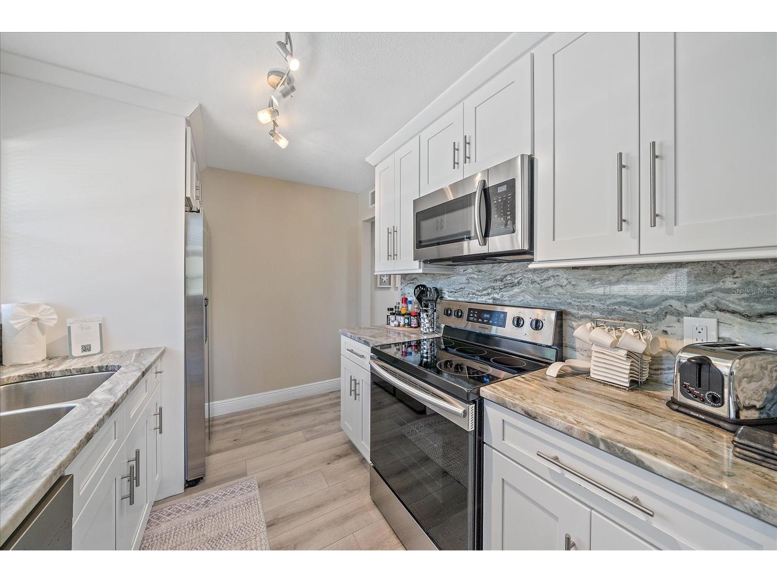 3710 Iroquois Avenue Sarasota FL 34234 A4679926 image27