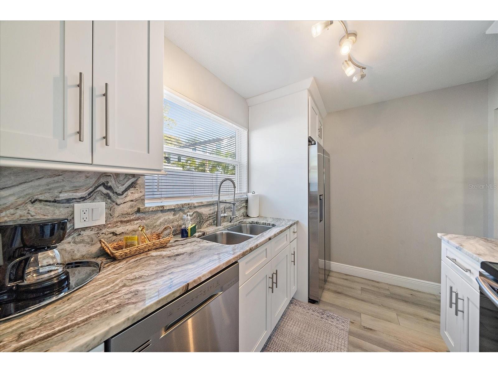 3710 Iroquois Avenue Sarasota FL 34234 A4679926 image9