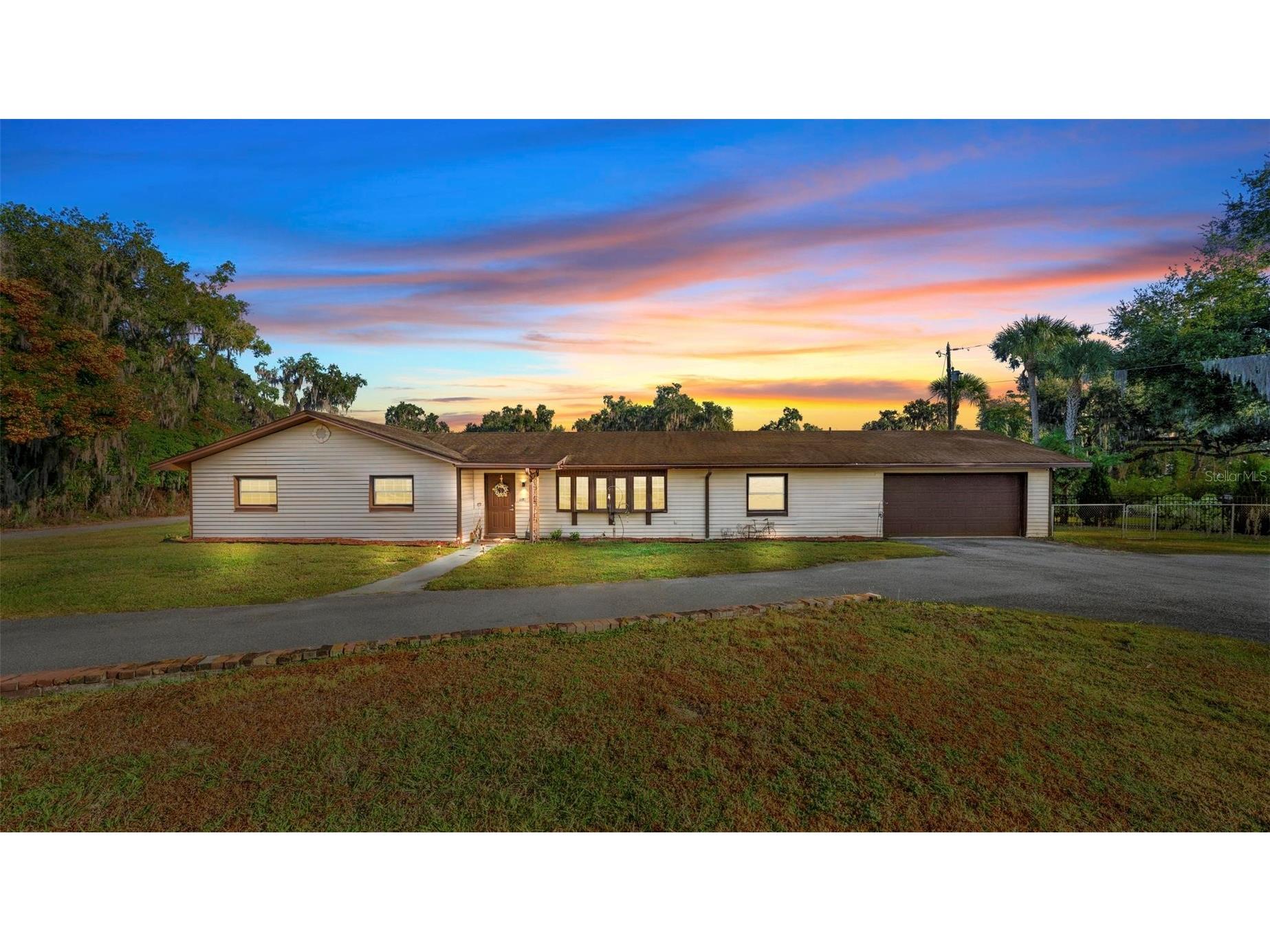 37104 County Road 452 Grand Island FL 32735 G5104531 image1
