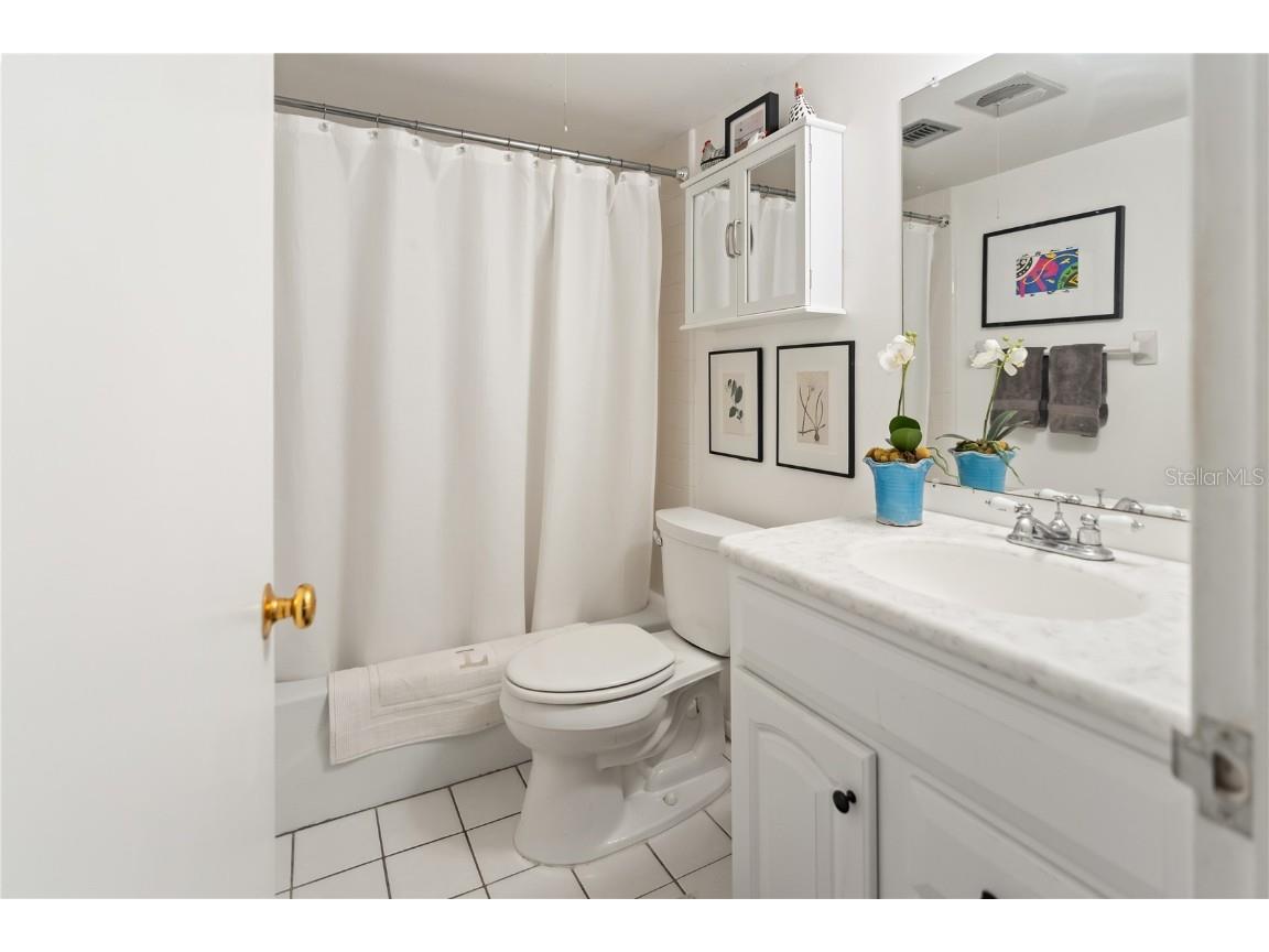 3711 Almeria Avenue #3N Sarasota FL 34239 A4674172 image32