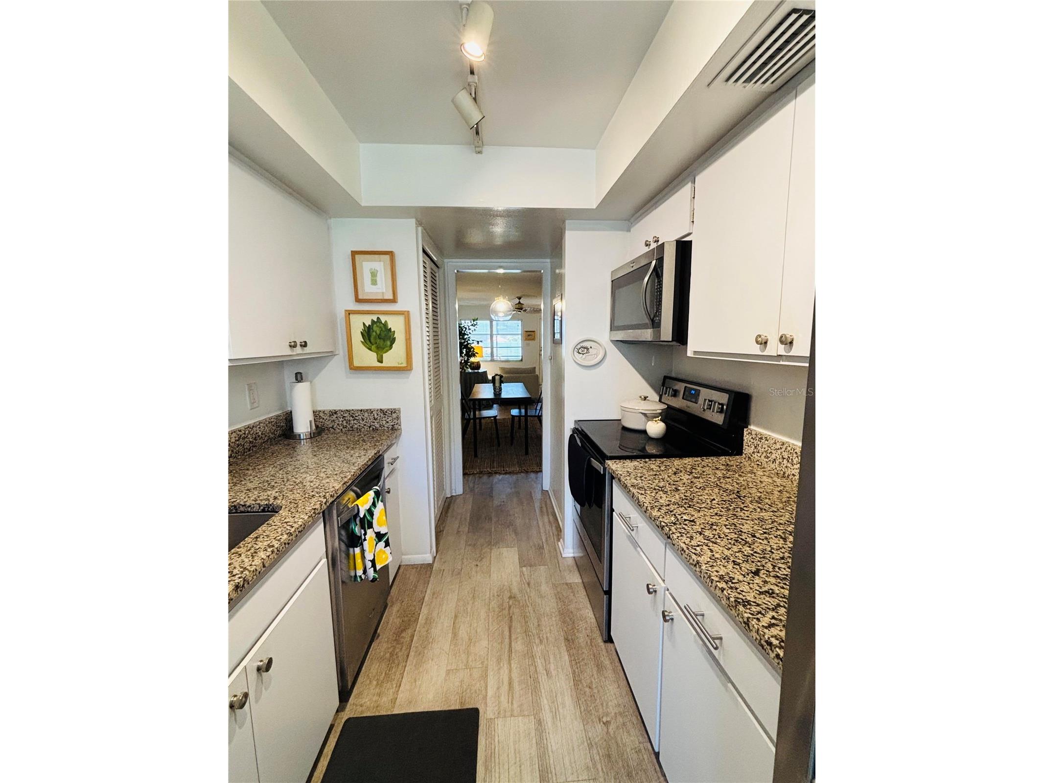 3711 Almeria Avenue #3N Sarasota FL 34239 A4693862 image11