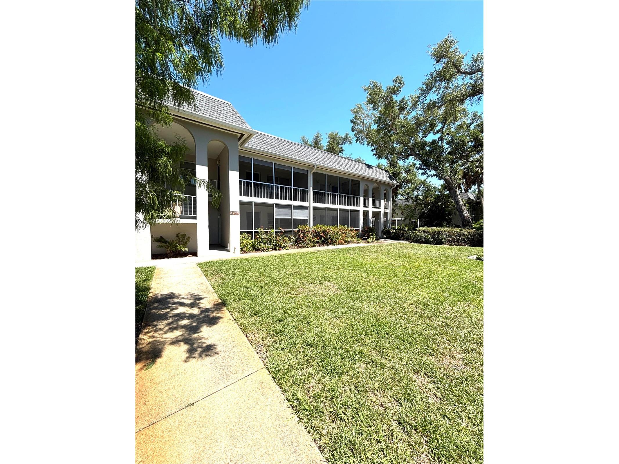 3711 Almeria Avenue #3N Sarasota FL 34239 A4693862 image2