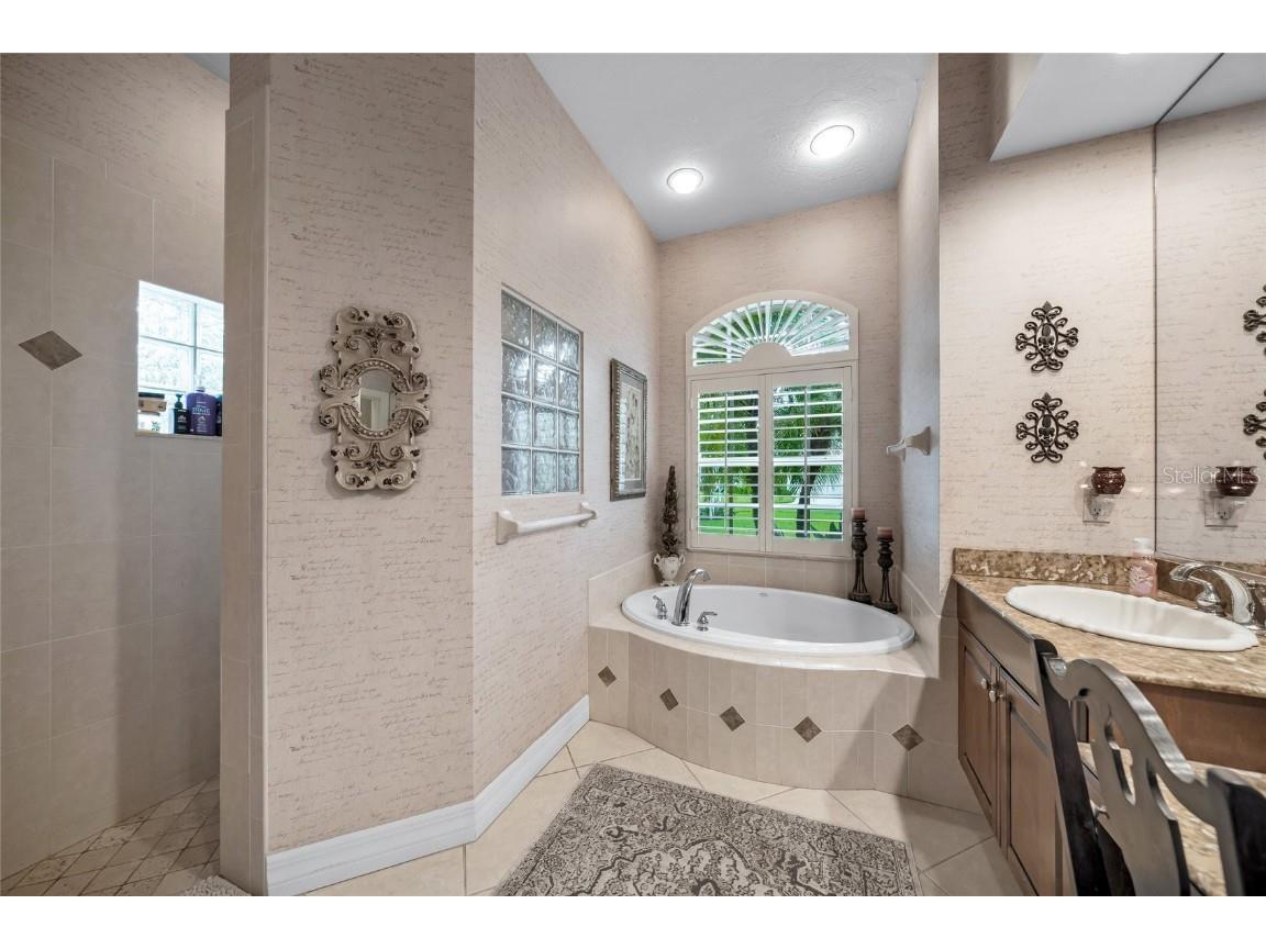 3711 Eagle Hammock Drive Sarasota FL 34240 A4664546 image24