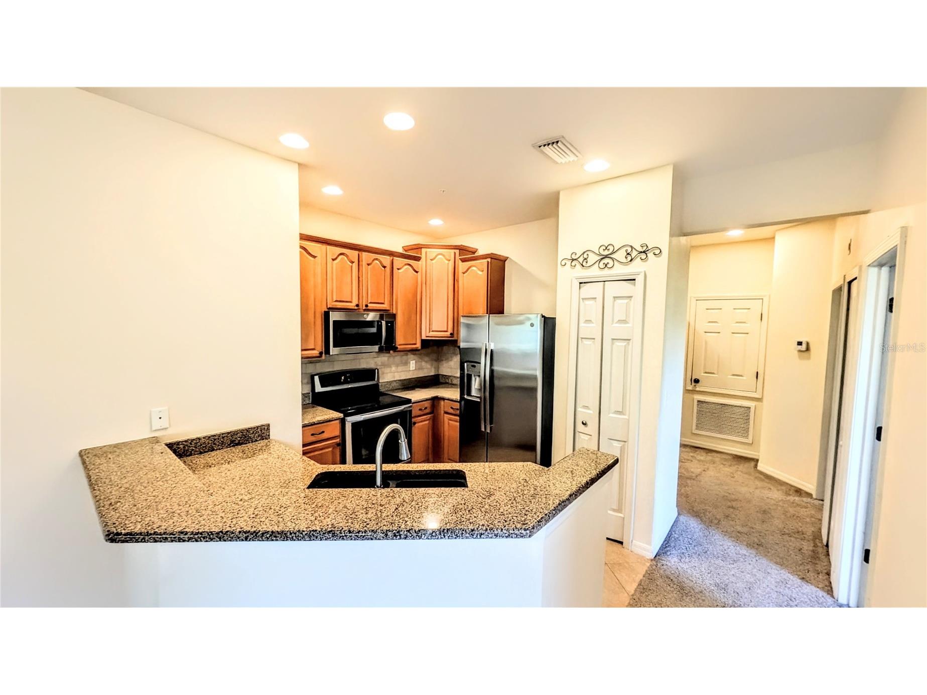 3711 Parkridge Circle #6-201 Sarasota FL 34243 A4692355 image7