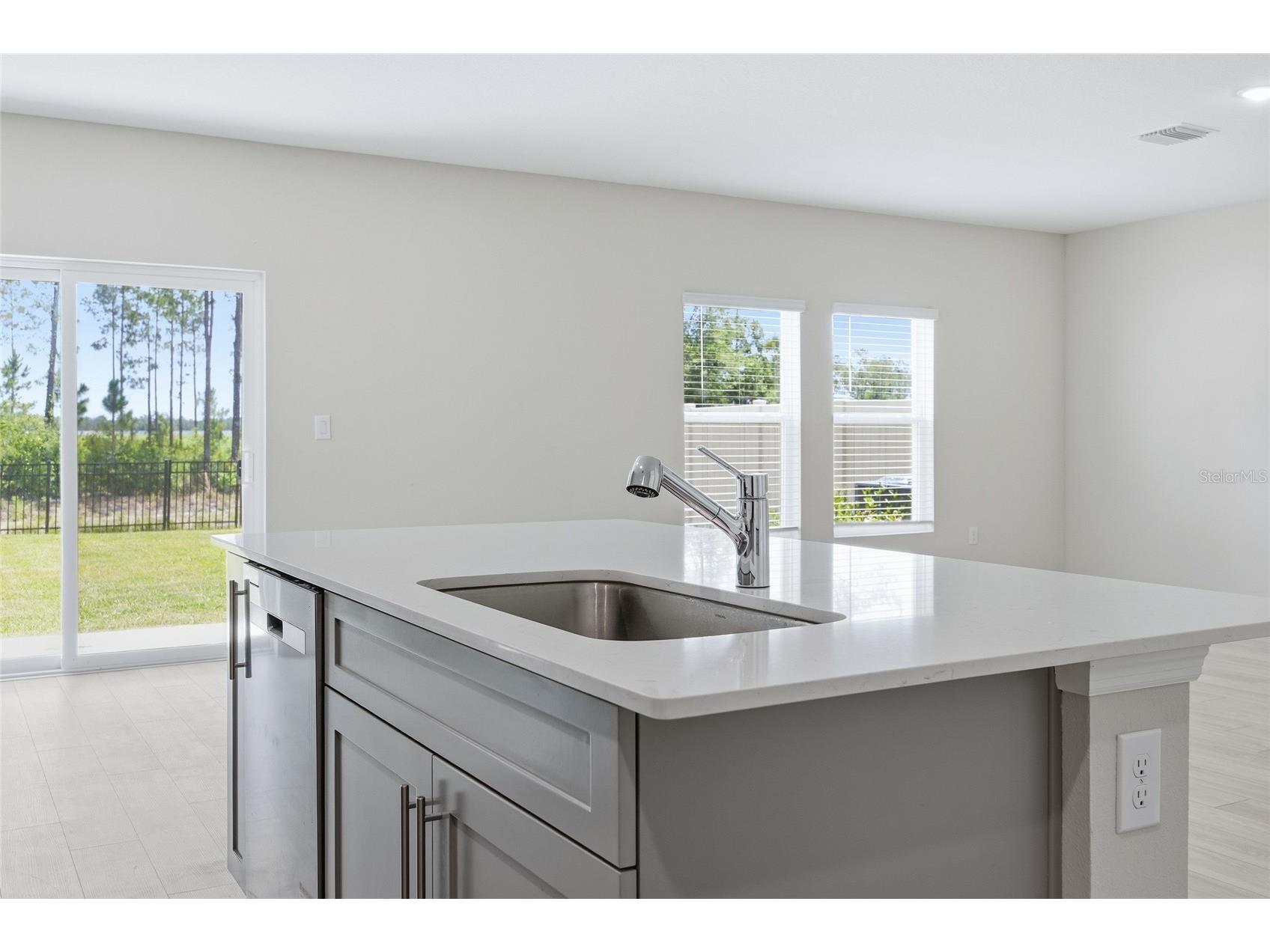 37114 Sagemoor Drive Zephyrhills FL 33541 OM725994 image24